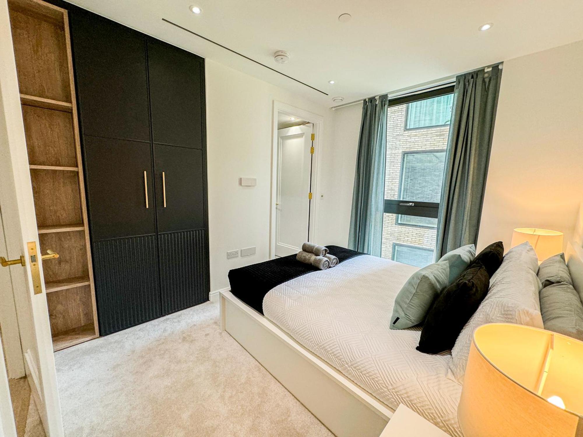 Lavish 2 Bedroom Flat With Private Balcony In Clerkenwell, Barbican
