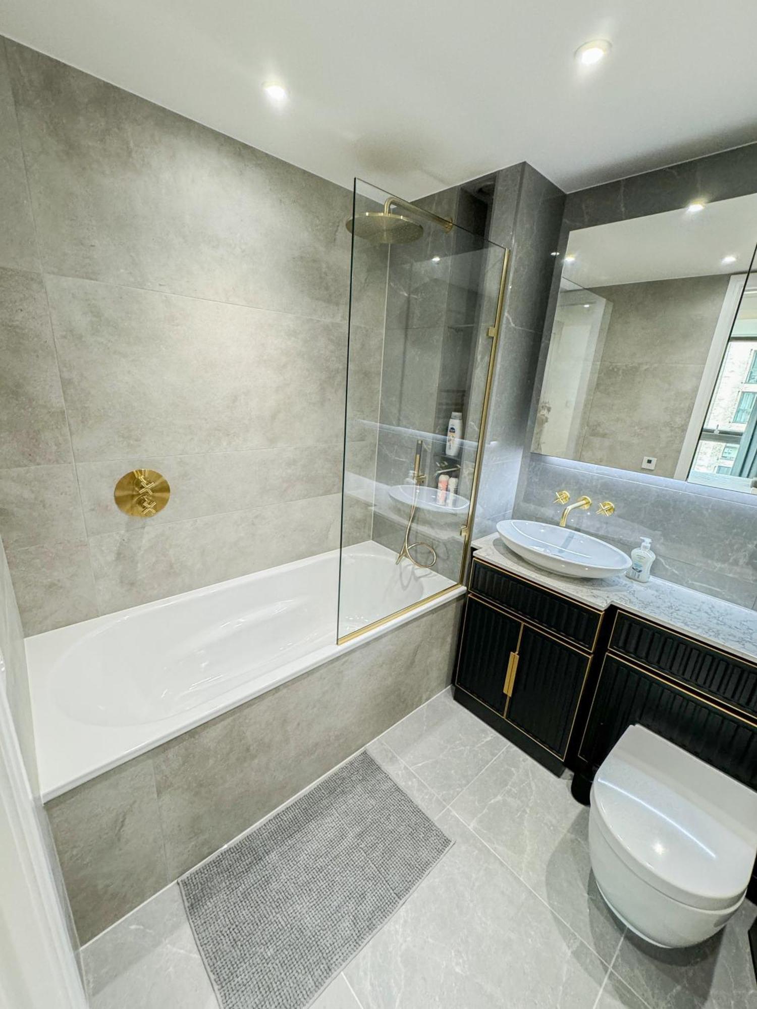 Apartamento Lavish 2 Bedroom Flat With Private Balcony In Clerkenwell, Barbican Londres