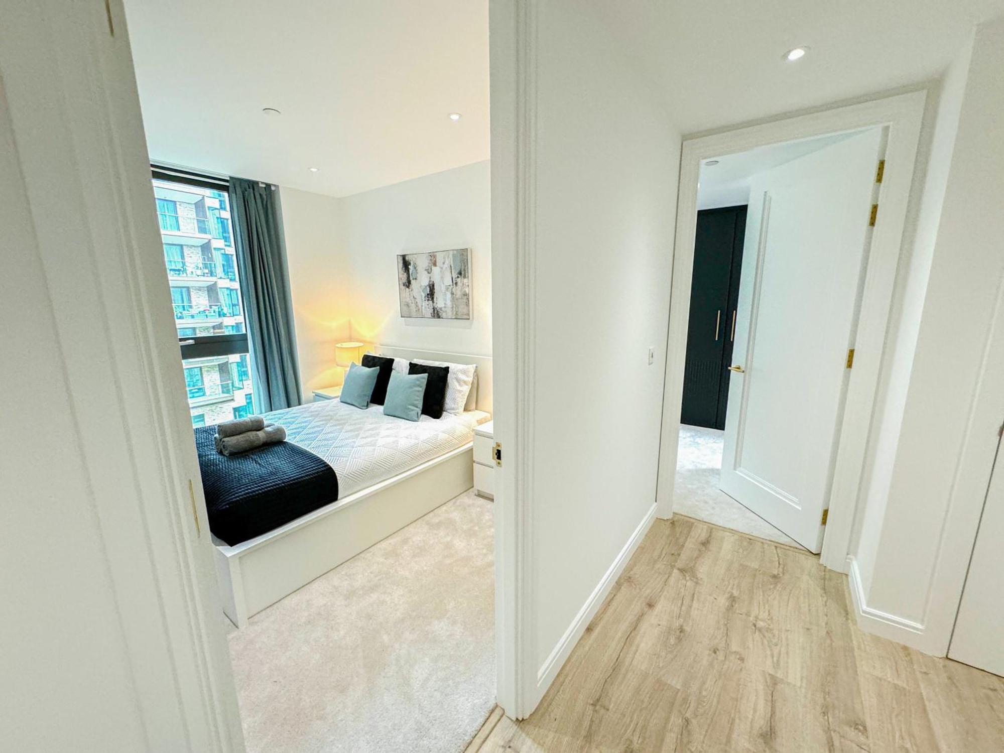Lavish 2 Bedroom Flat With Private Balcony In Clerkenwell, Barbican *