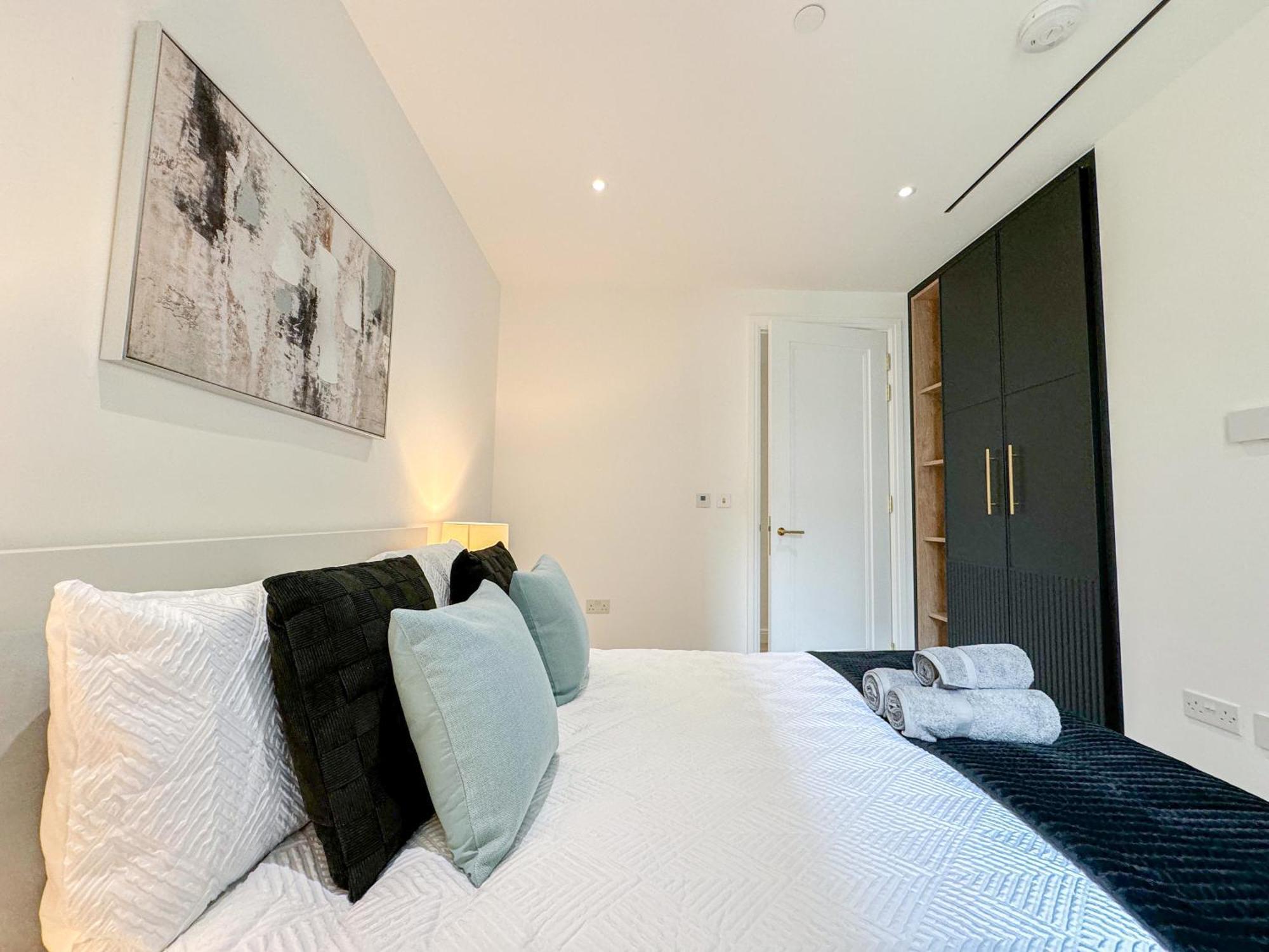 Lavish 2 Bedroom Flat With Private Balcony In Clerkenwell, Barbican Londres