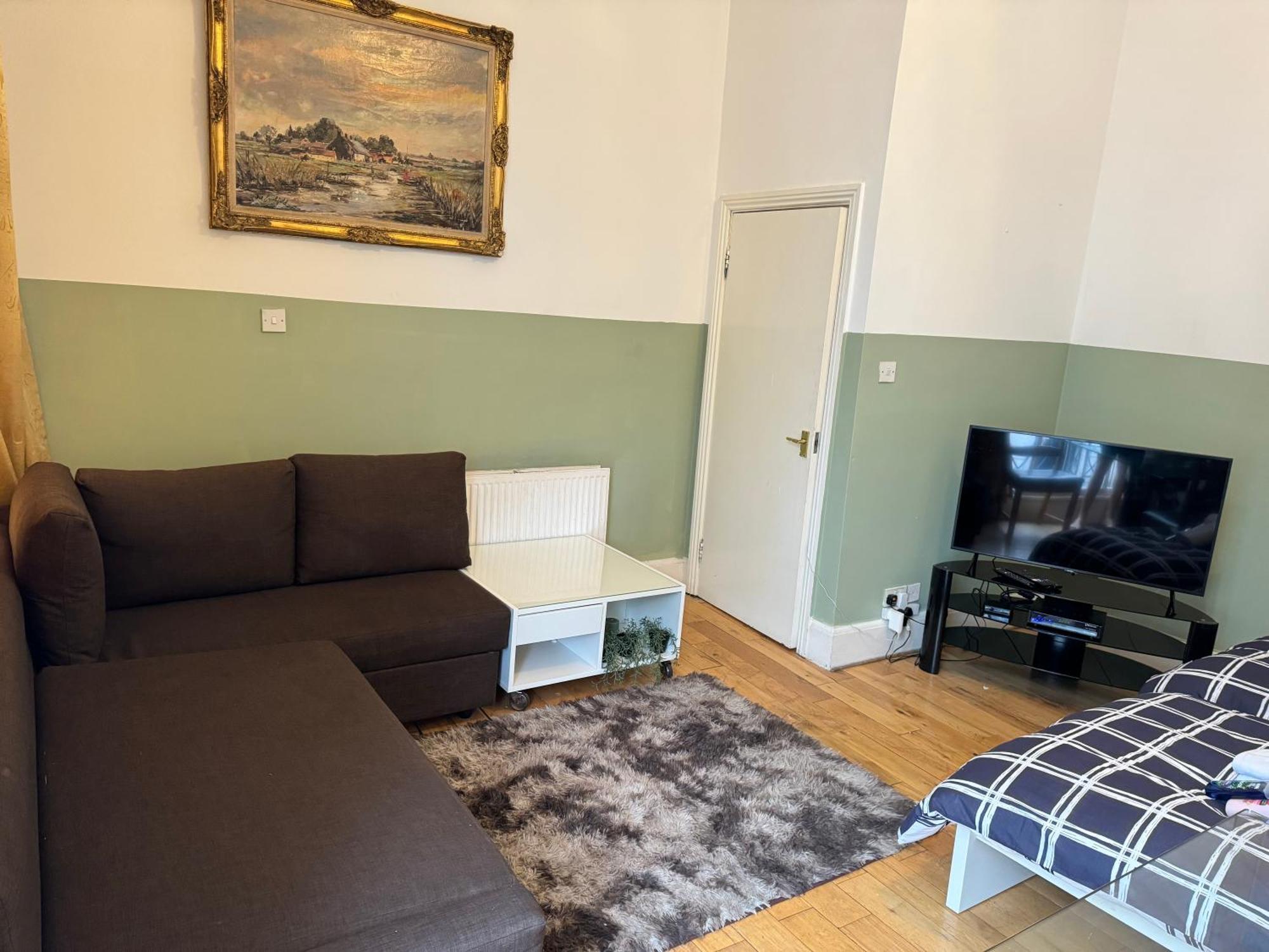 And Affordable Flat For 6 People In Zone 1 - Baker Street - With Breakfast Included Apartment