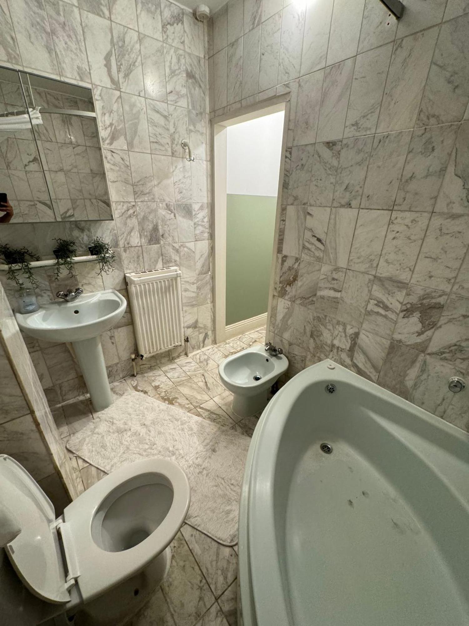 Apartment And Affordable Flat For 6 People In Zone 1 - Baker Street - With Breakfast Included