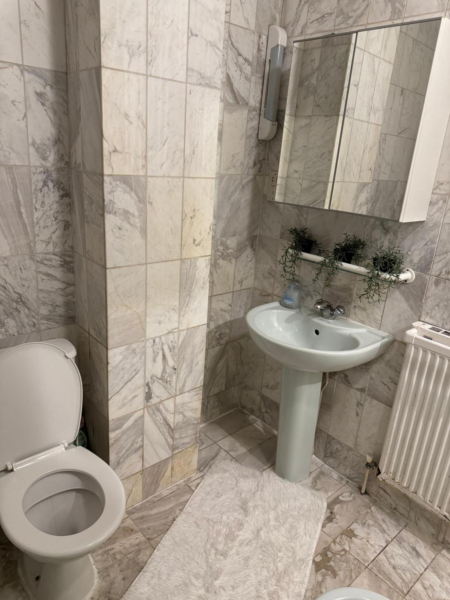 And Affordable Flat For 6 People In Zone 1 - Baker Street - With Breakfast Included