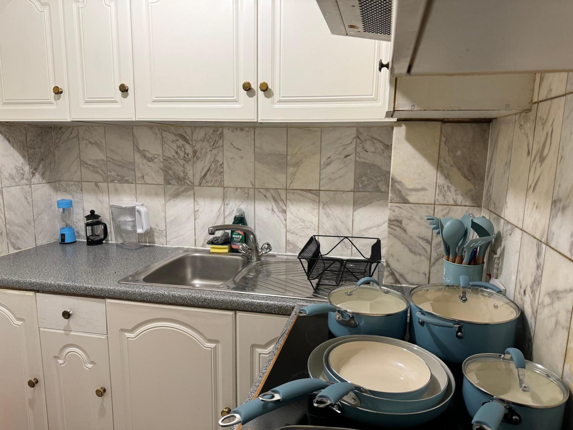 Apartment And Affordable Flat For 6 People In Zone 1 - Baker Street - With Breakfast Included
