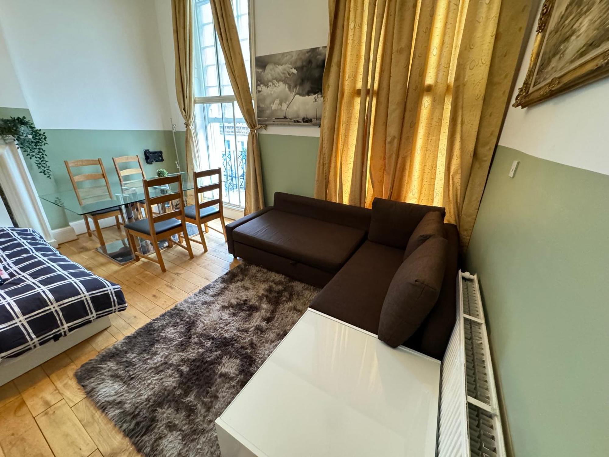 And Affordable Flat For 6 People In Zone 1 - Baker Street - With Breakfast Included
