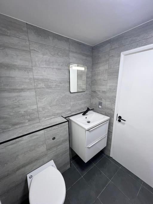 Apartamento Stratford 4 Bedroom *
