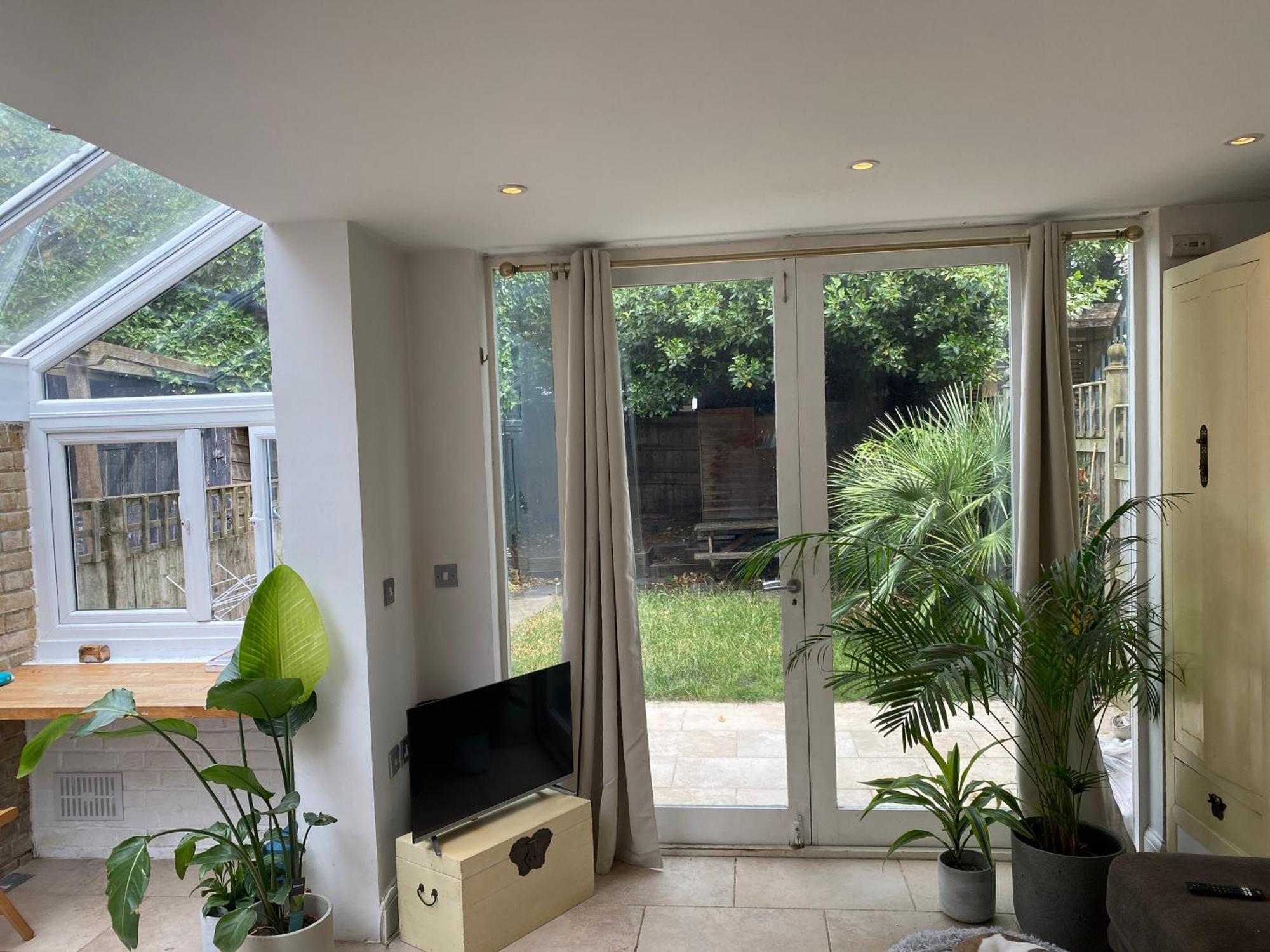 Modern, Spacious 1 Bedroom Garden Flat Sw18 Apartment London