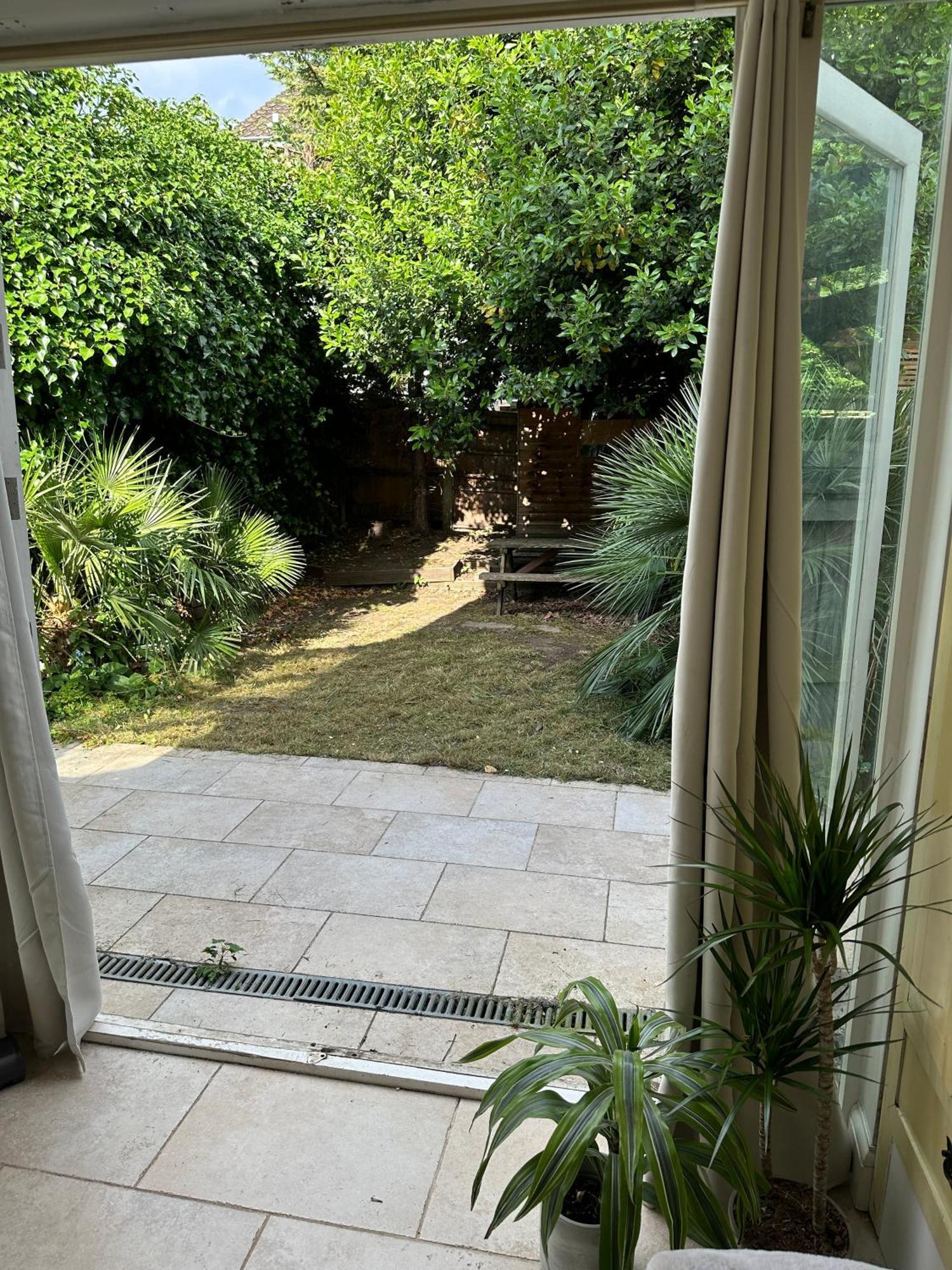 Apartment Modern, Spacious 1 Bedroom Garden Flat Sw18 London