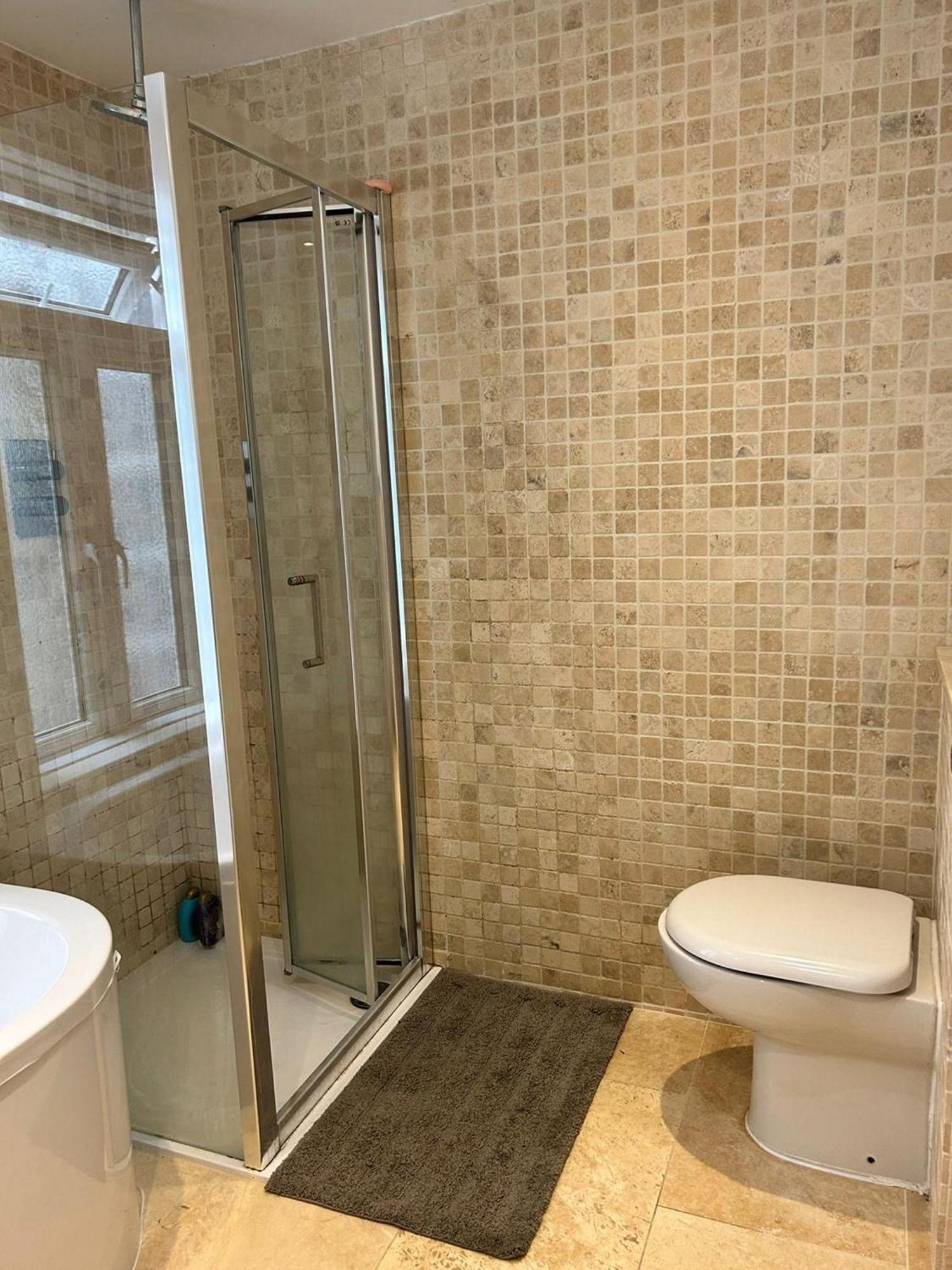 Modern, Spacious 1 Bedroom Garden Flat Sw18 Apartment London