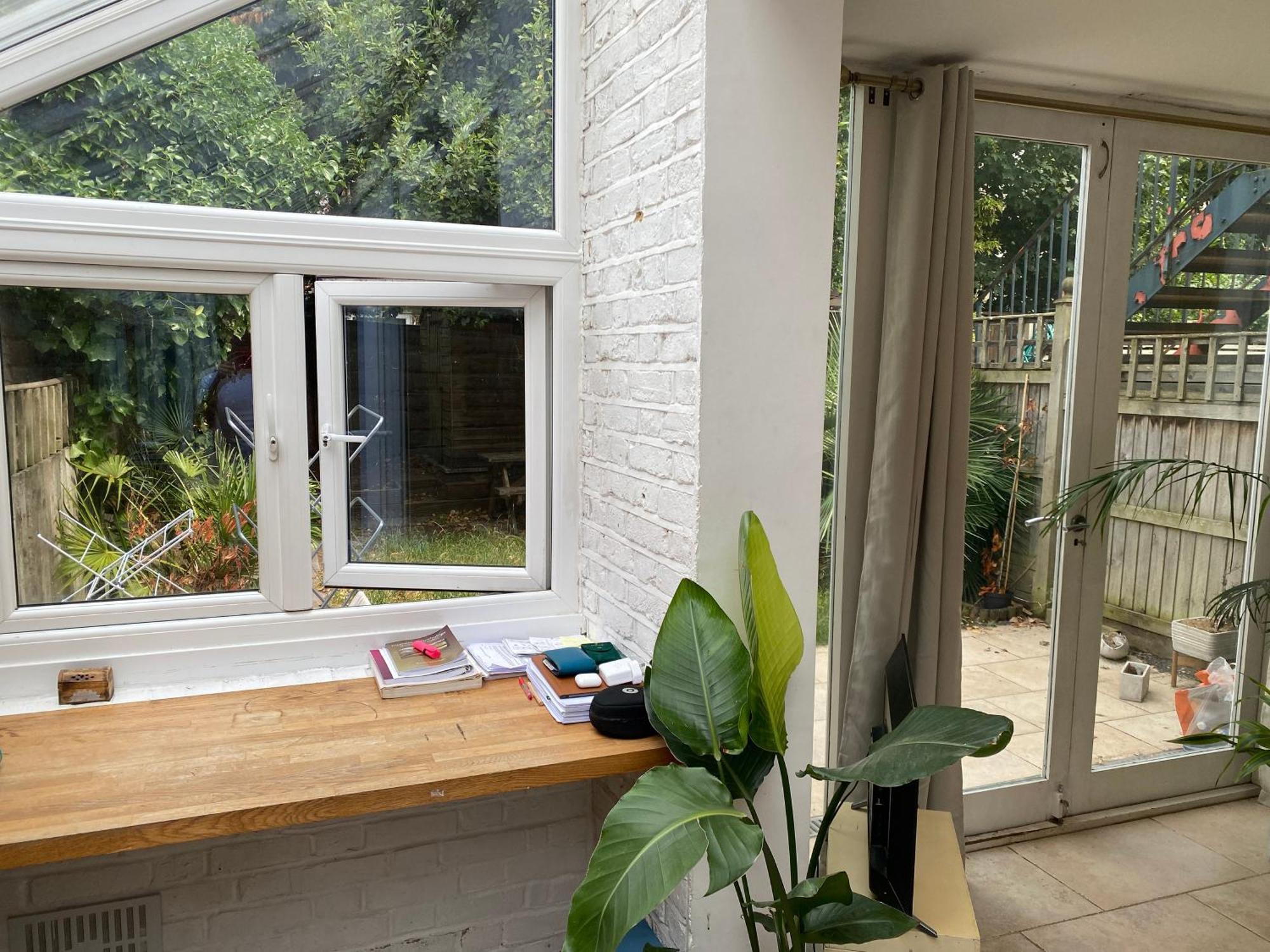 Modern, Spacious 1 Bedroom Garden Flat Sw18 * London