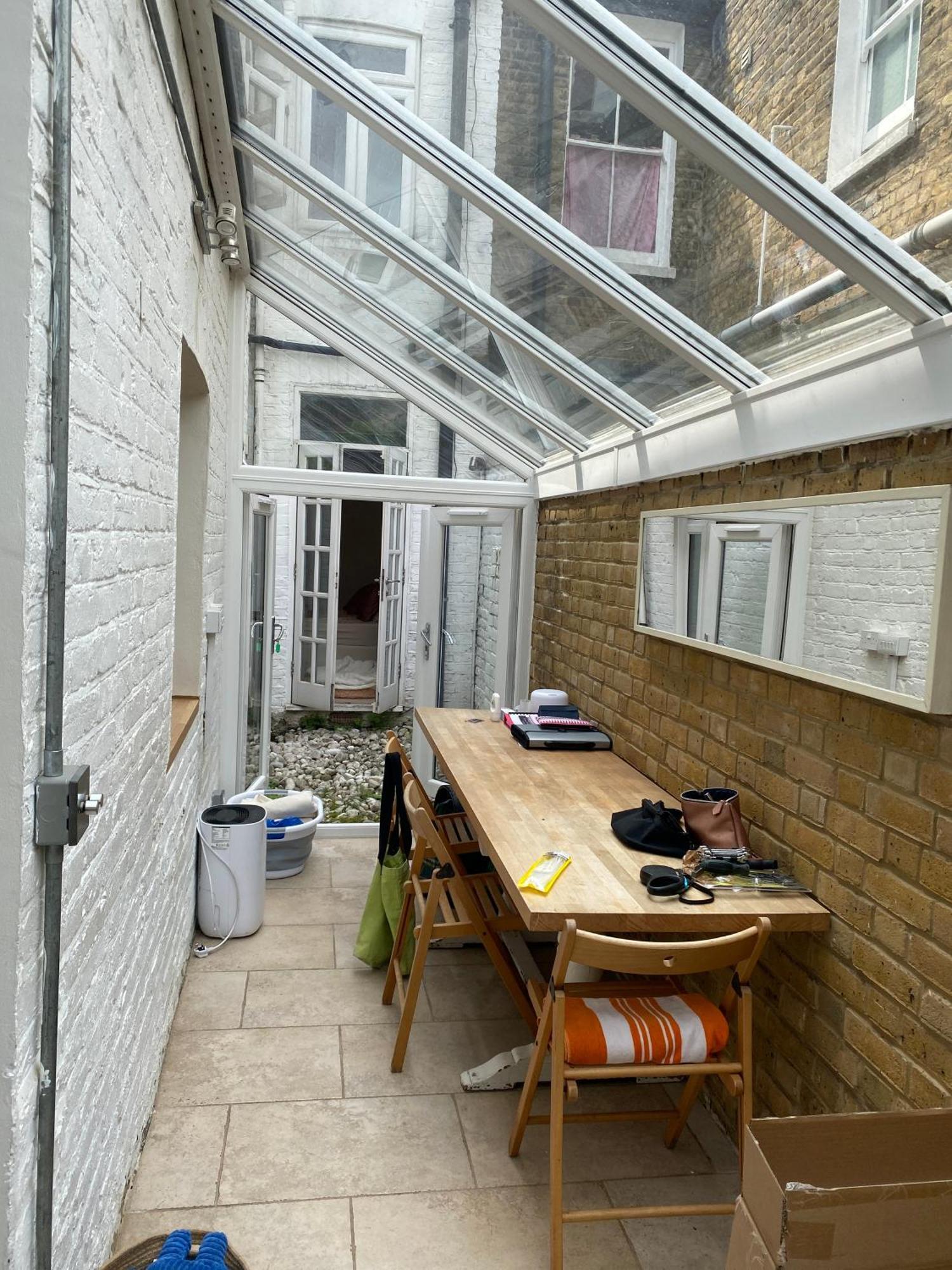 Apartment Modern, Spacious 1 Bedroom Garden Flat Sw18