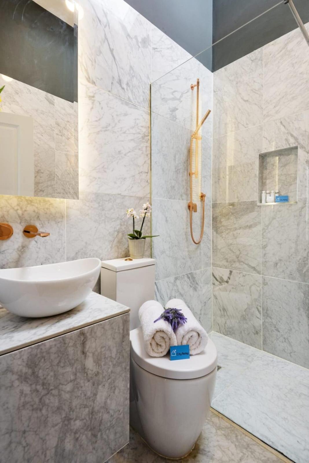 Stylish Hyde Park Gem Apartment
