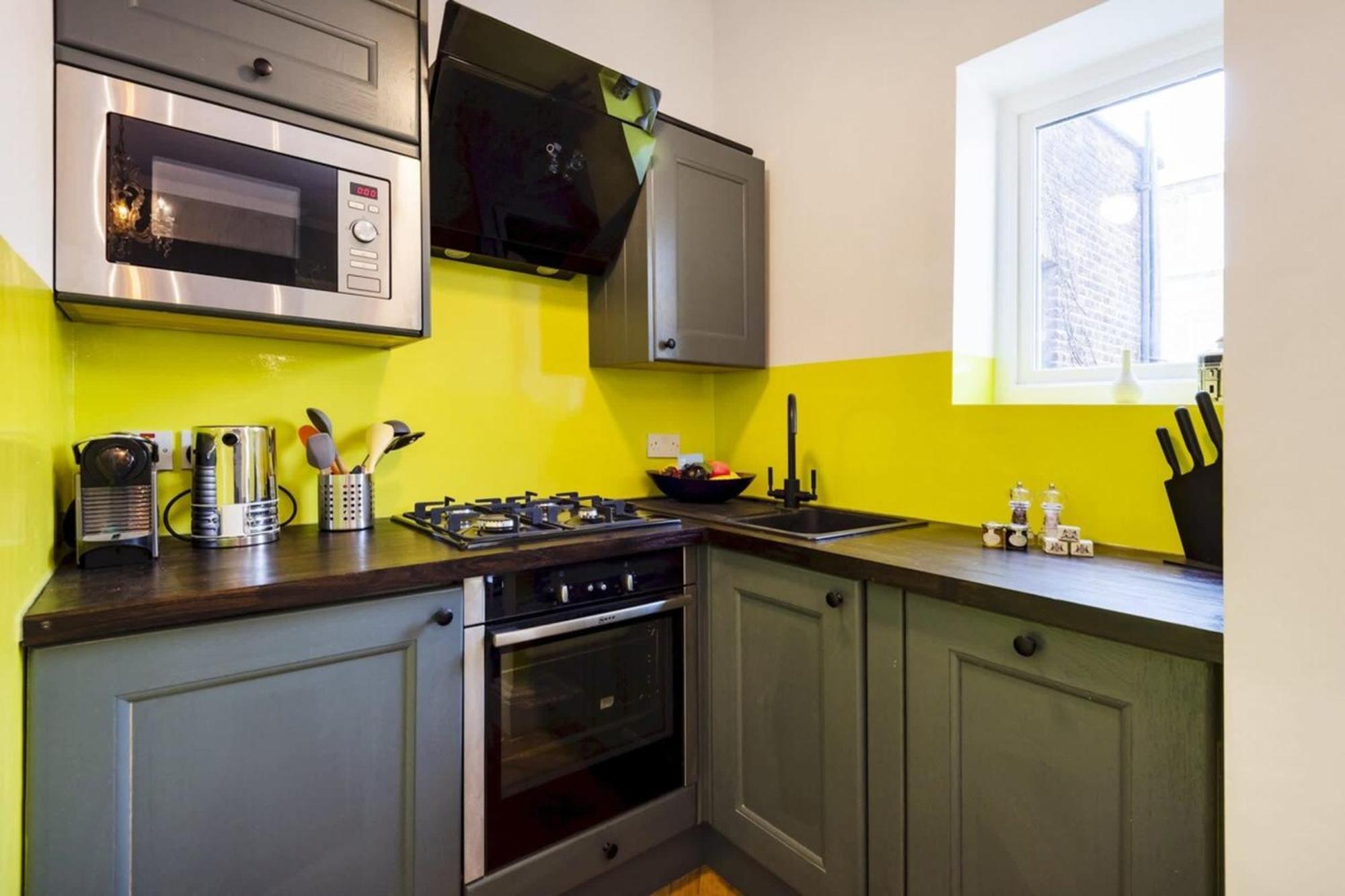 Stylish Hyde Park Gem Apartment London