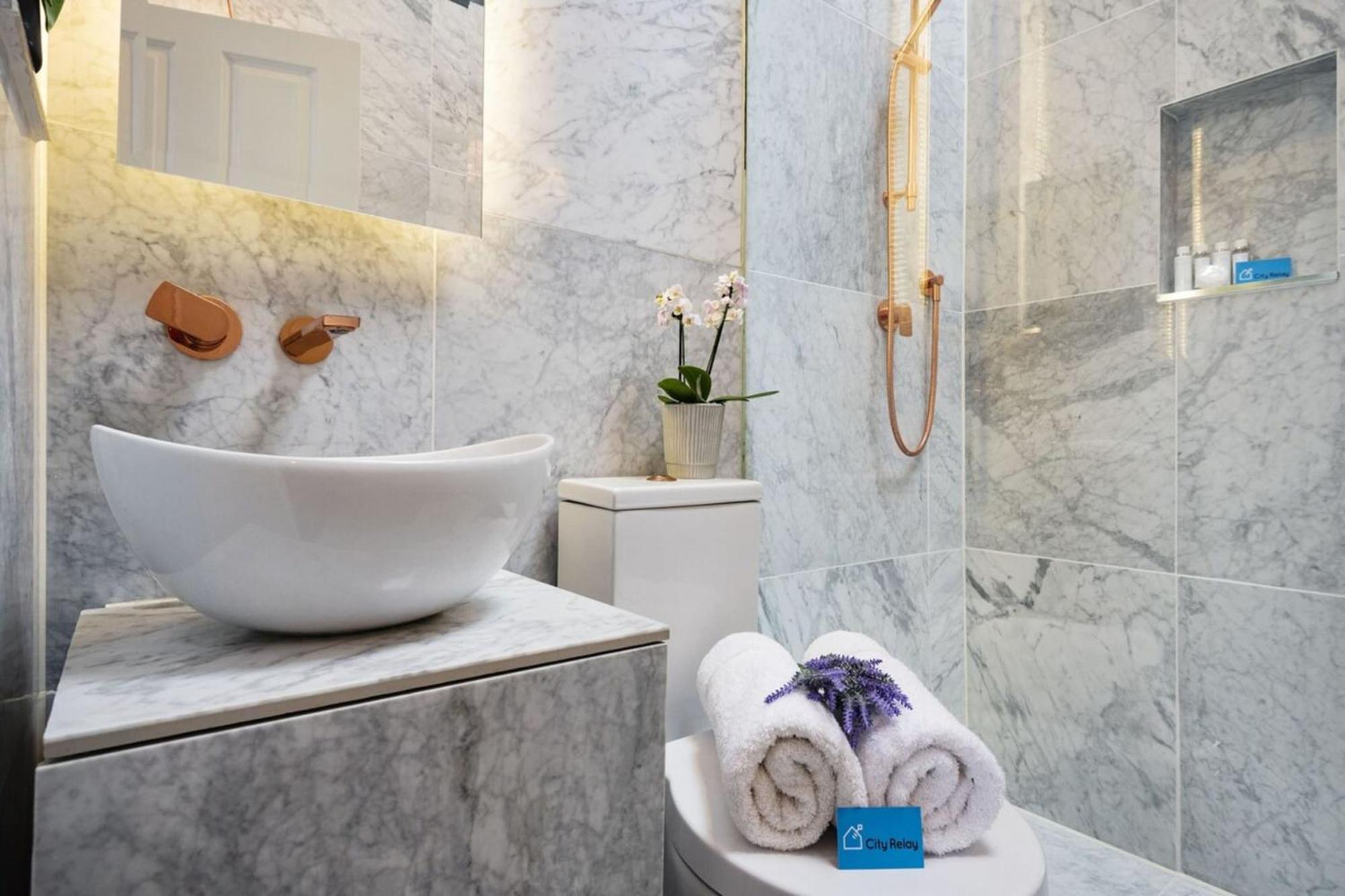 Apartment Stylish Hyde Park Gem London