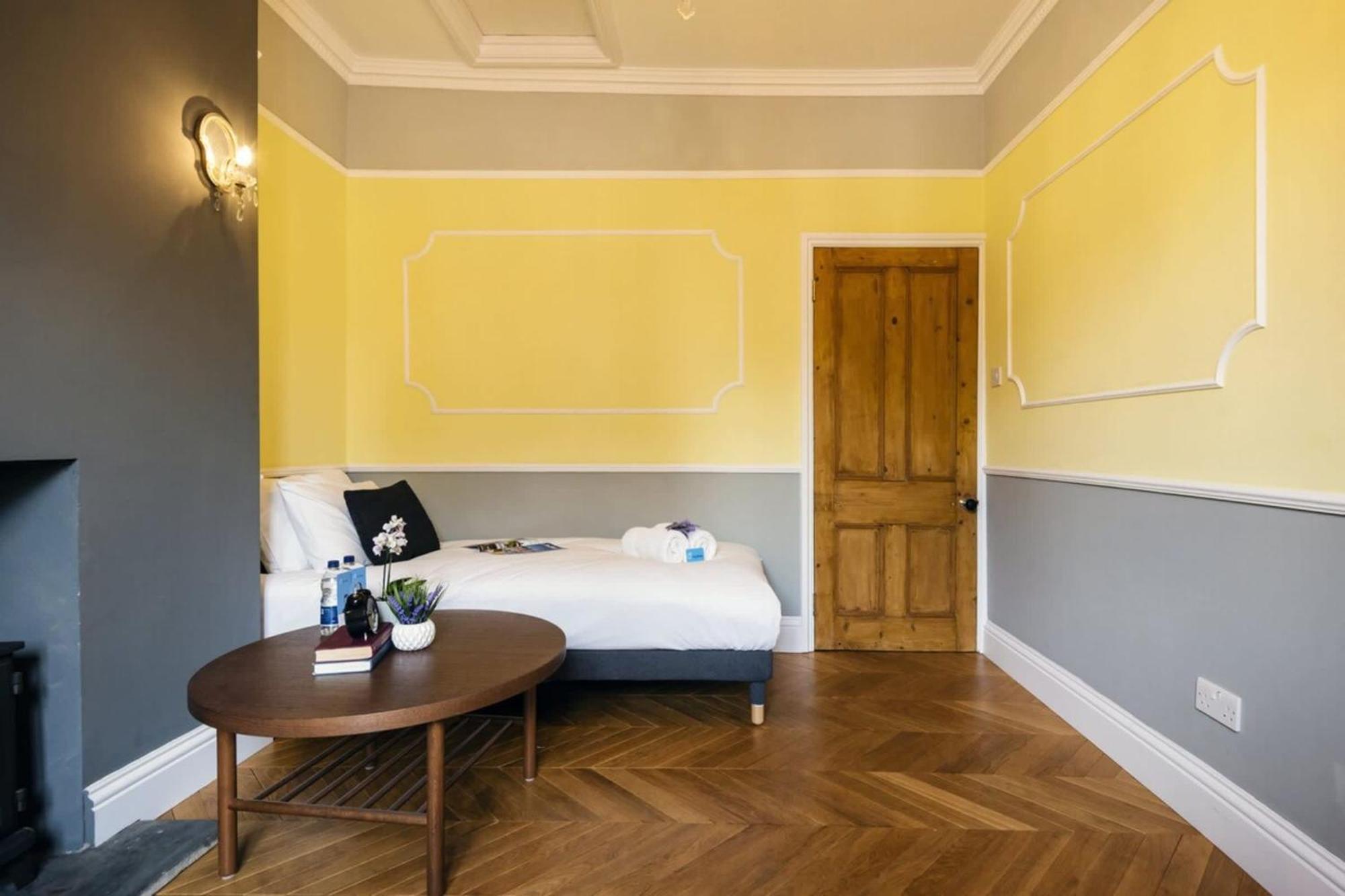 Stylish Hyde Park Gem