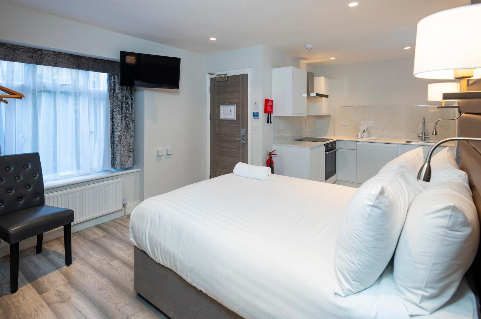 Western Chiswick Palace&suites London