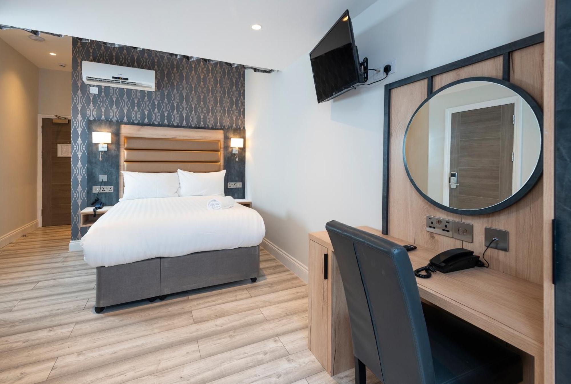 Hotel Western Chiswick Palace&suites 3*