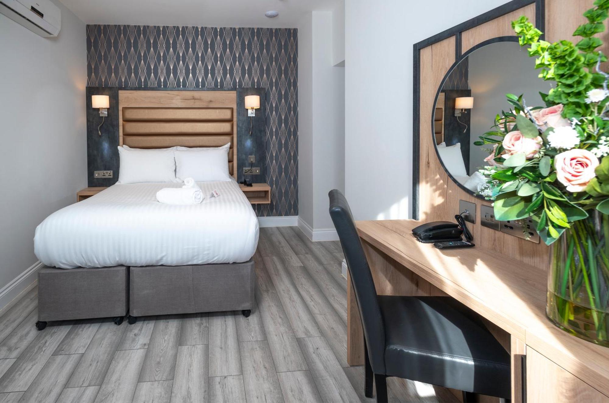 Western Chiswick Palace&suites 3*