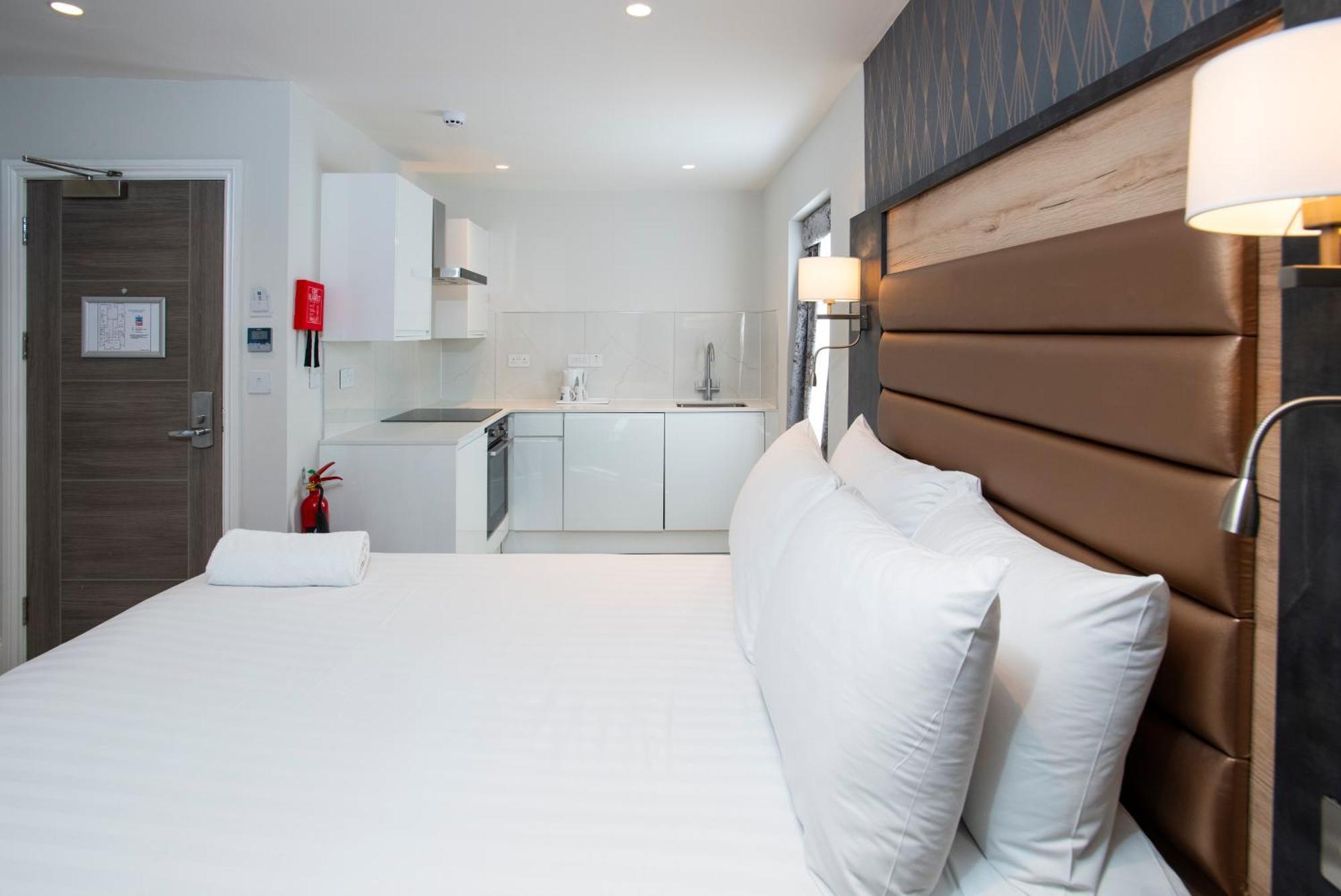 Western Chiswick Palace&suites