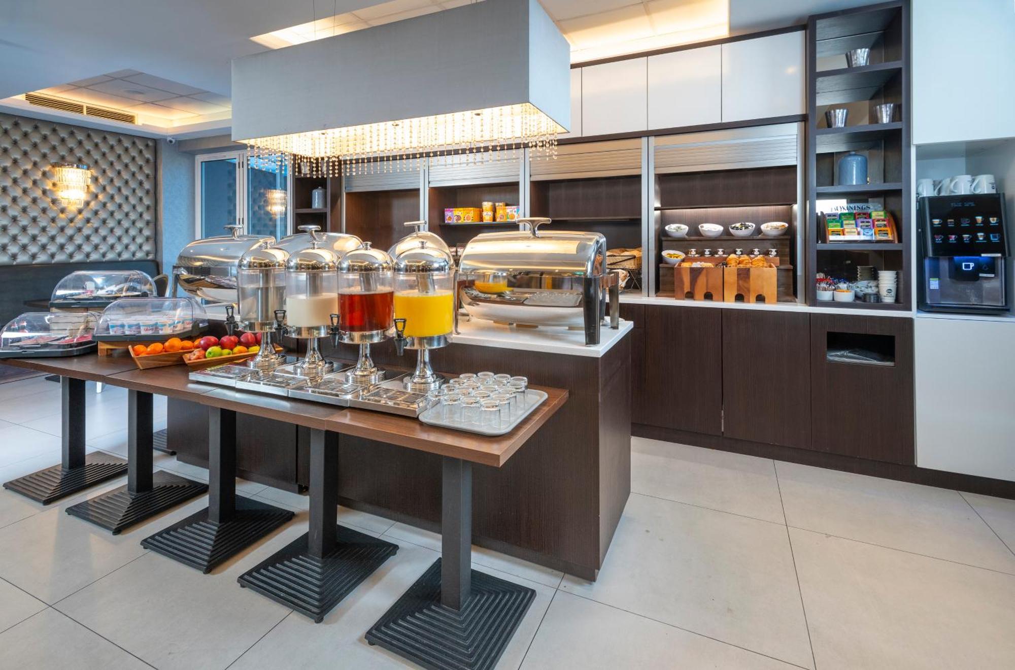 Hotel Western Chiswick Palace&suites 3*