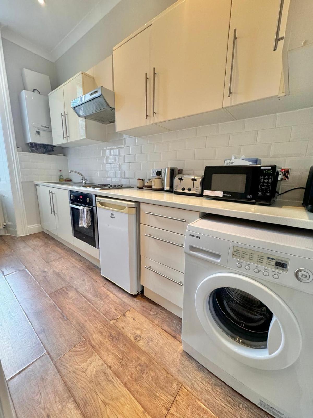 The Beverley - Victoria Apartment *