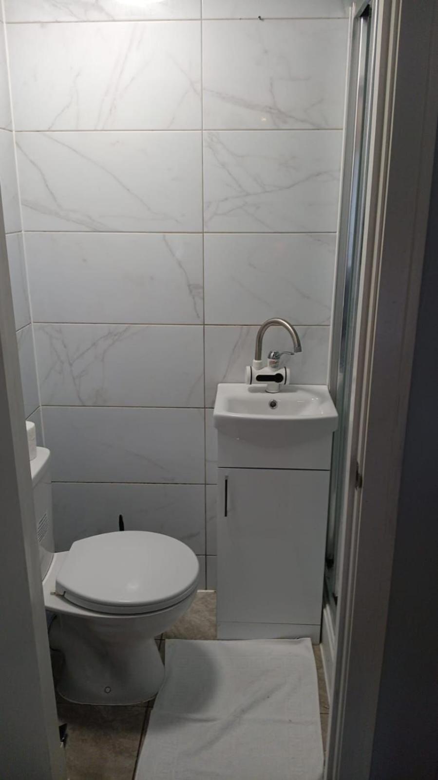 Homestay Letzi Private En-suite Near Wembley