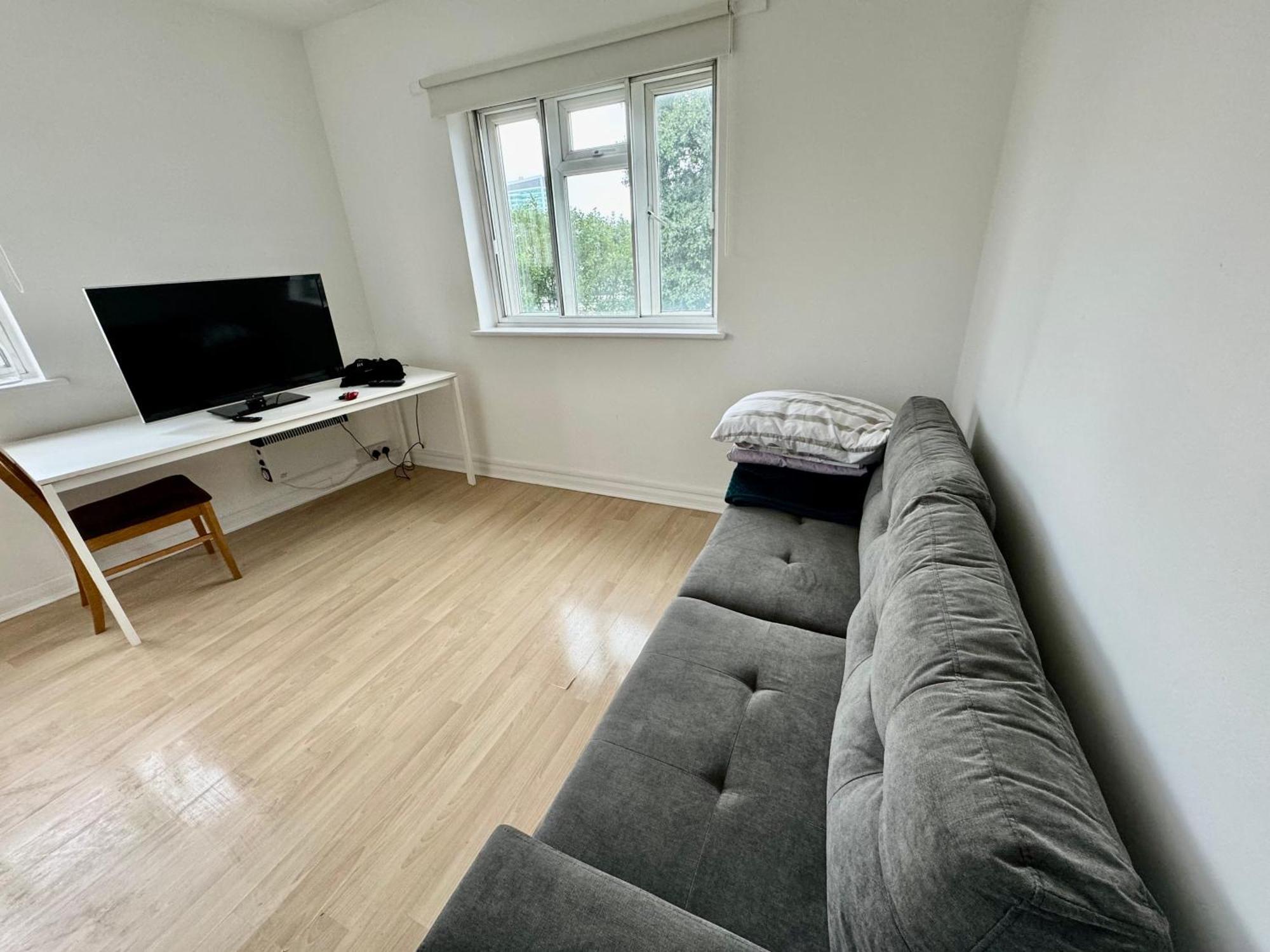 2 Bedroom Next To Euston Station Apartment London