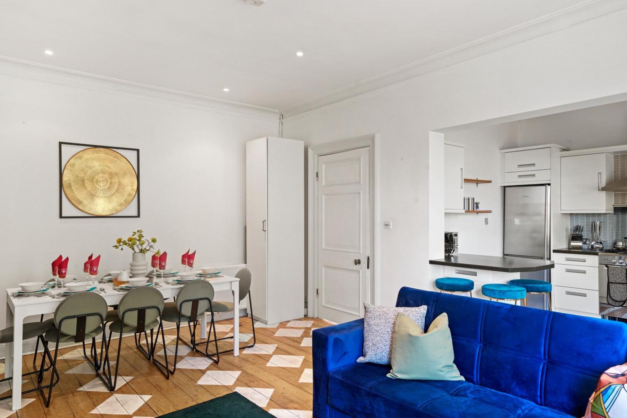 Modern Deluxe 3 Bed In Putney - Parking Apartment