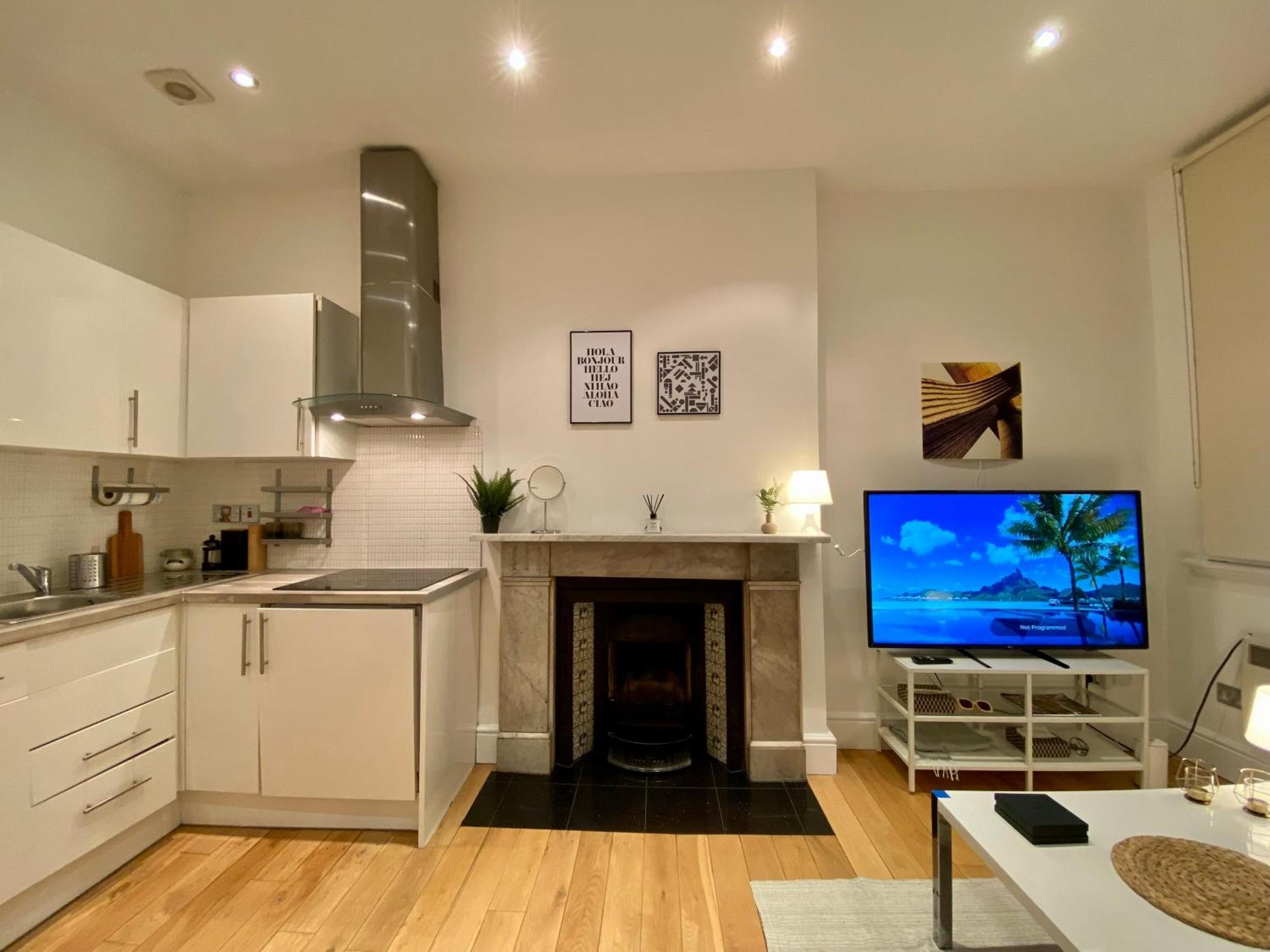 One-bed Flat In The Heart Of London, Bank Payment Required To The Host Up To 12h After You Have Made A Reservation *