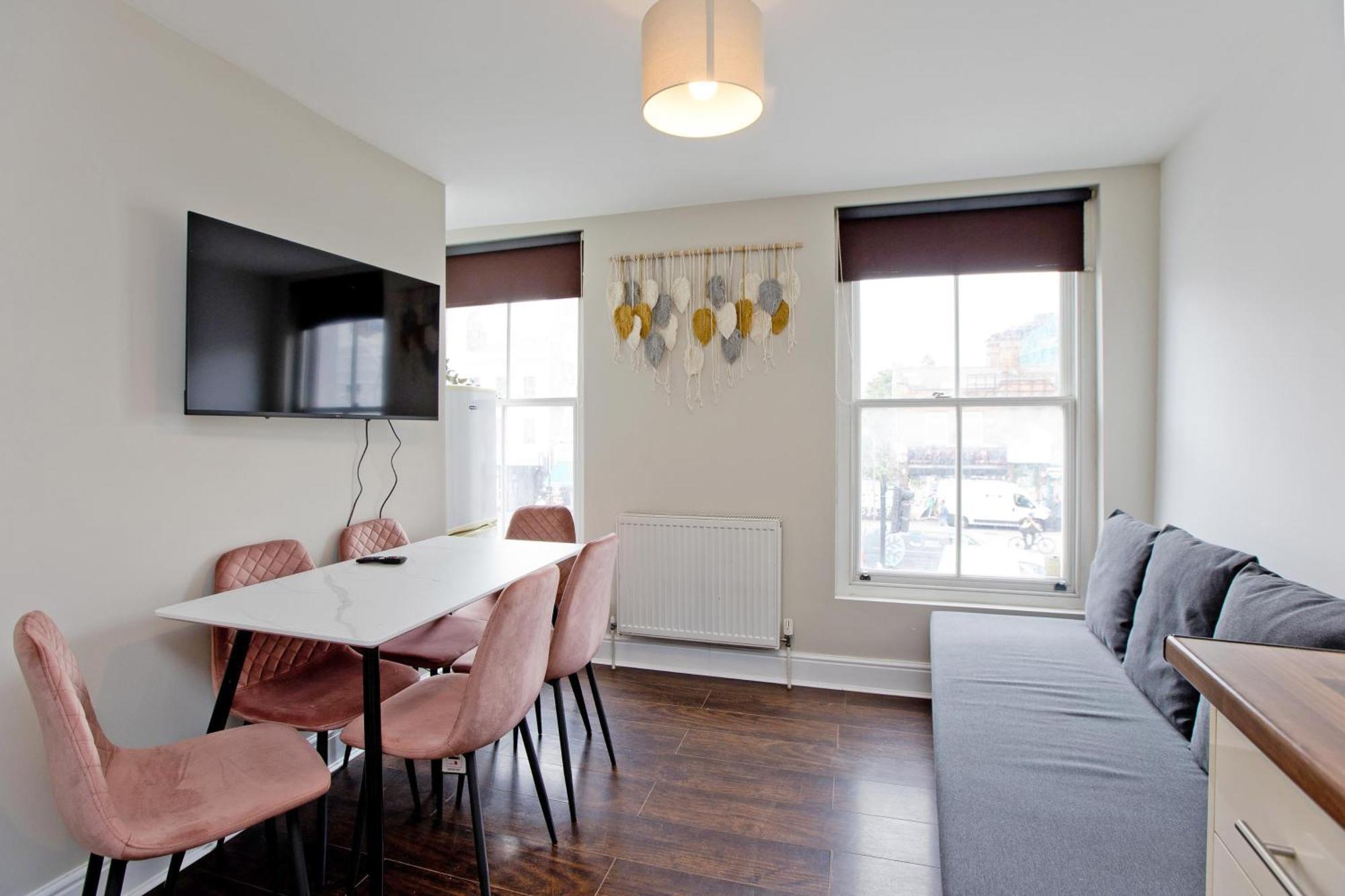 Imperial Corner House-whitechapel * London