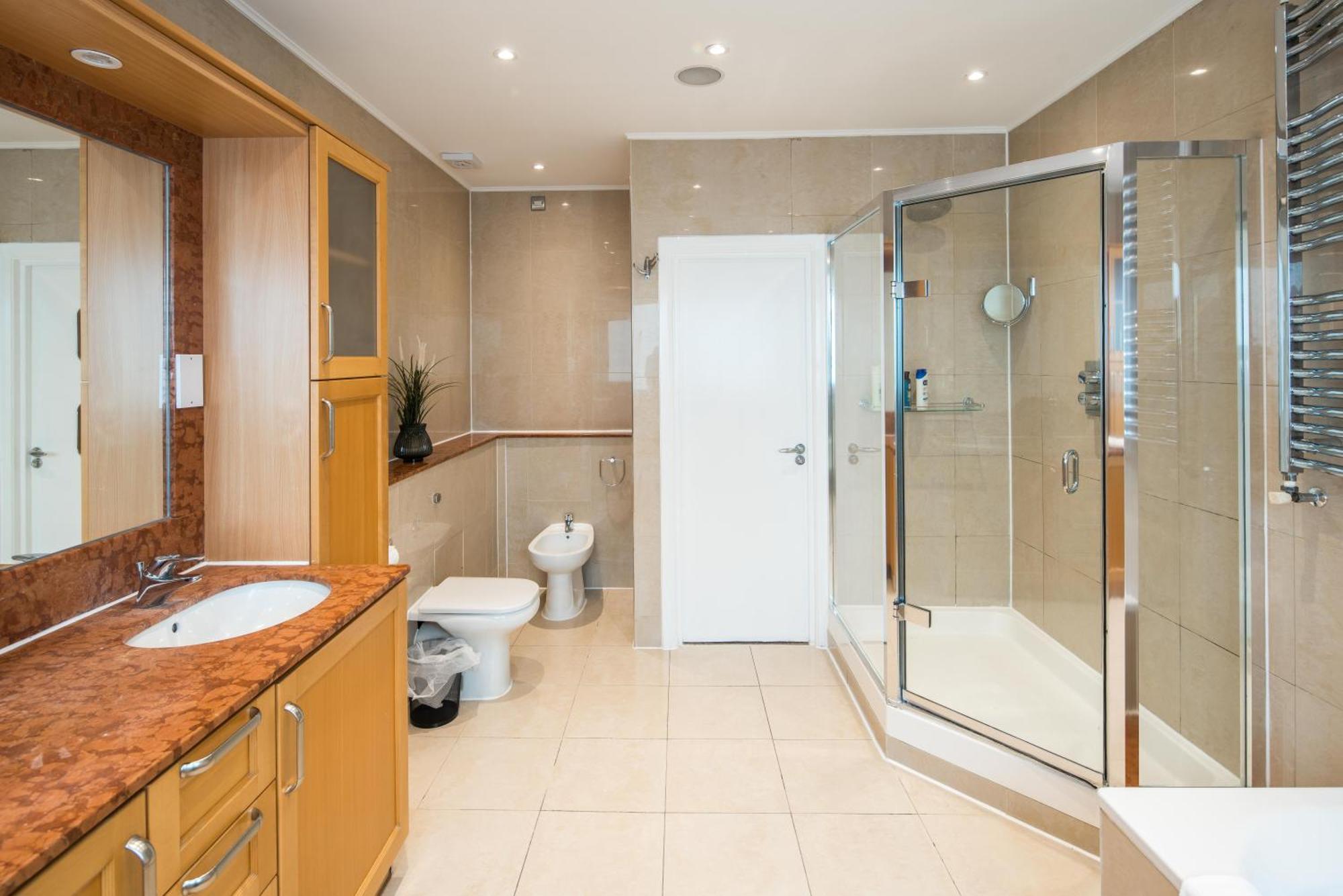5bedroom-centralac-selfridges-mayfair-marylebone-bakerstreet-oxfrodstreet-bondstreet-modern Luxuryvilla * Londres