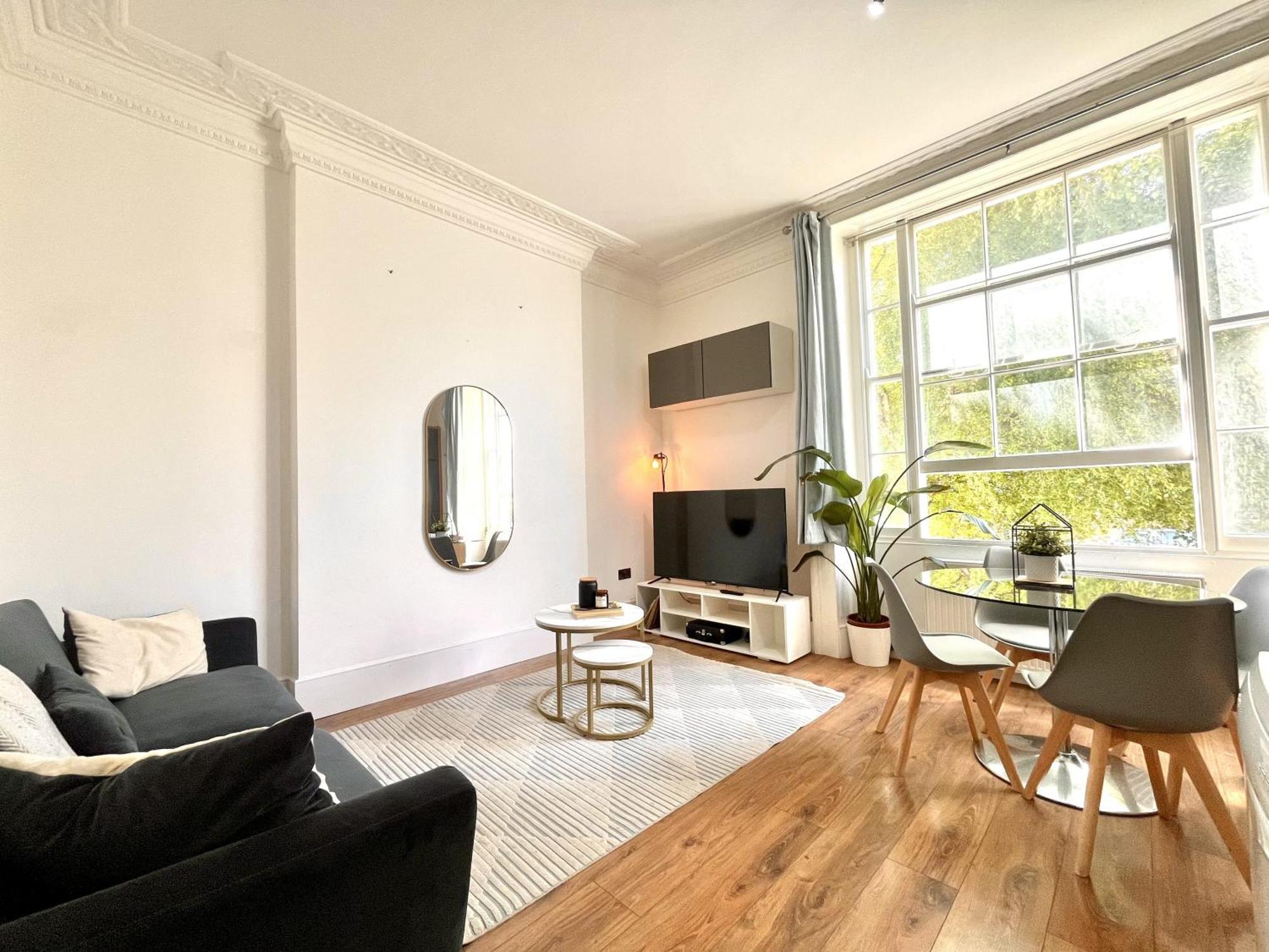 Spacious Comfort In Heart Of Camden Apartment London