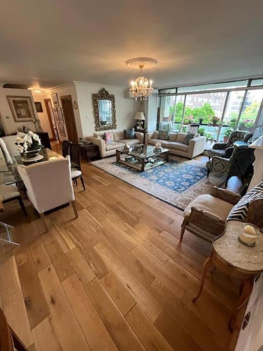 3 Bed 2 Bathroom Spacious Paddington Apartment
