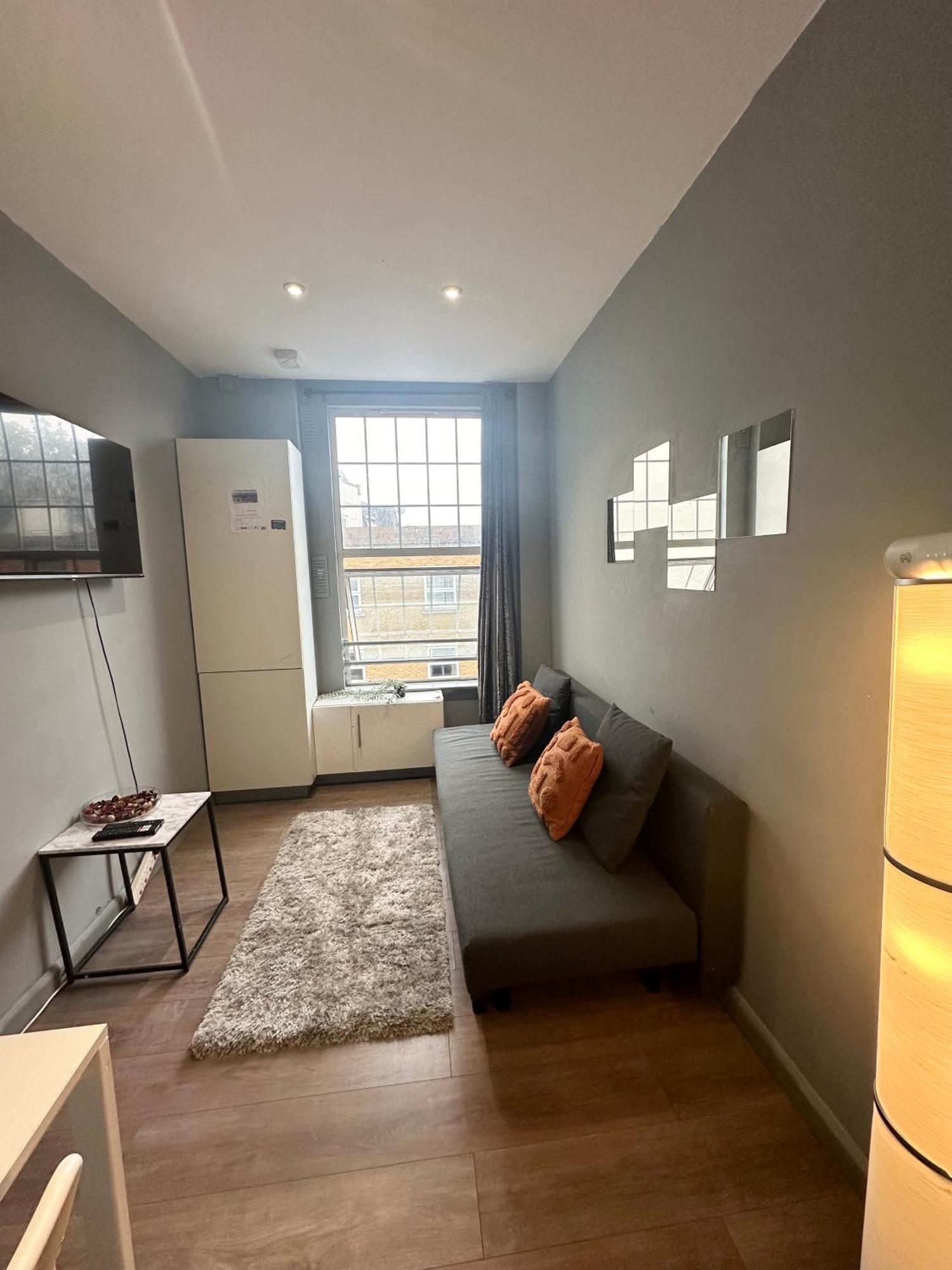 Kingcross 3 Bedroom Flat, 3mins To Euston Apartment London