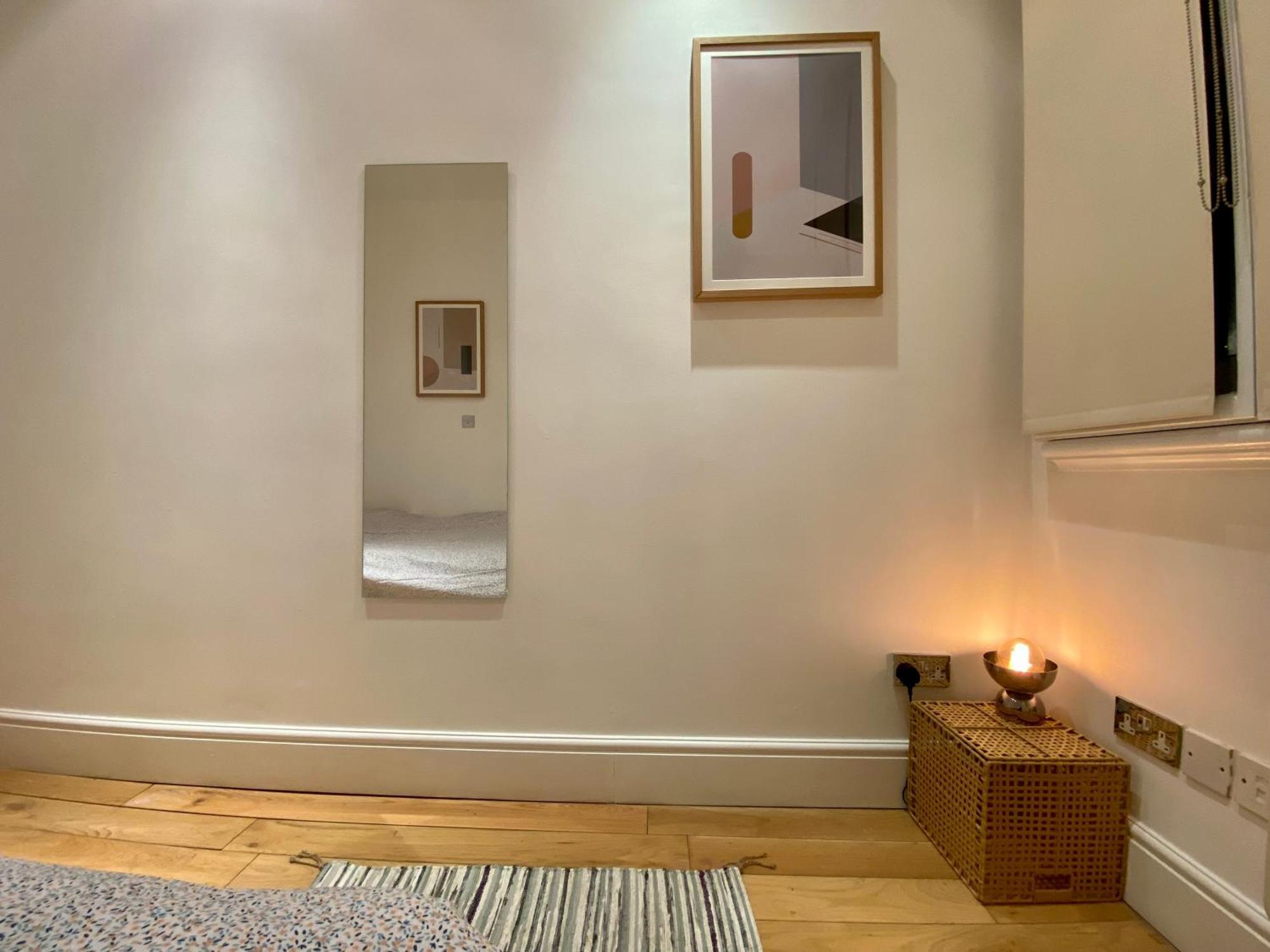One-bed Flat In The Heart Of London, Bank Payment Required To The Host Up To 12h After You Have Made A Reservation *