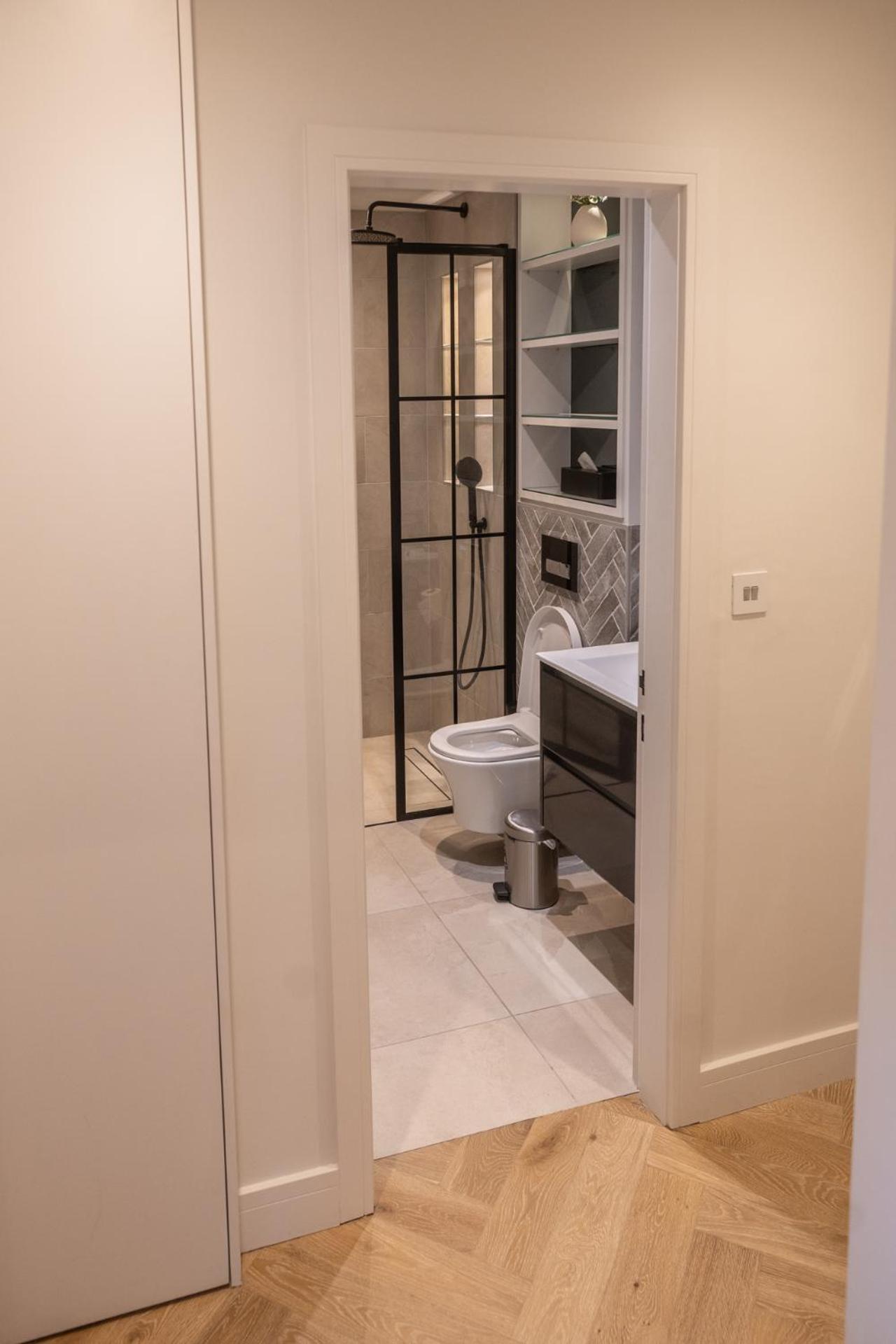 Modern, Stylish Newly Refurbished 2nd Floor In Fitzrovia Apartment London
