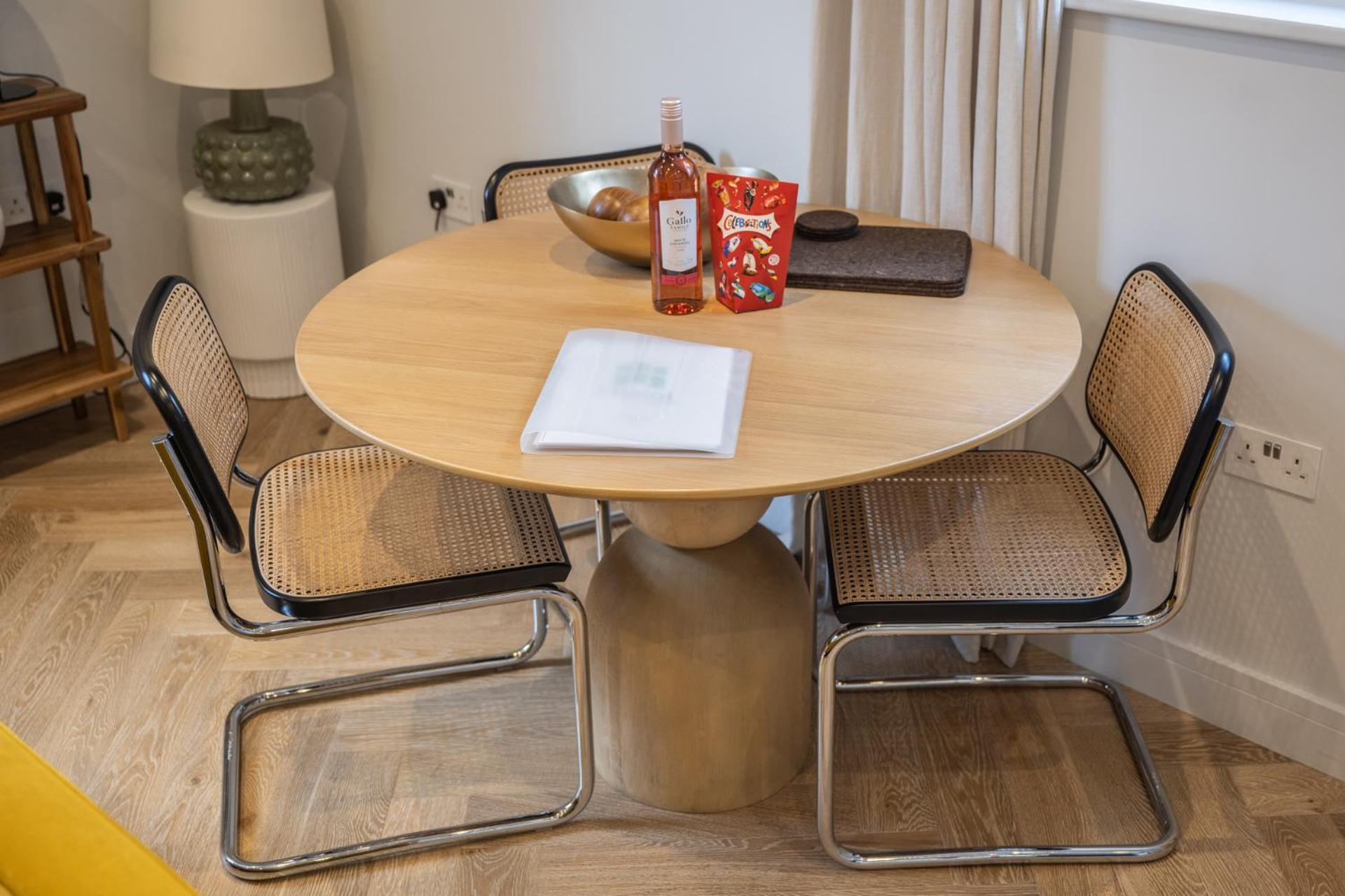 Modern, Stylish Newly Refurbished 2nd Floor In Fitzrovia Apartment London