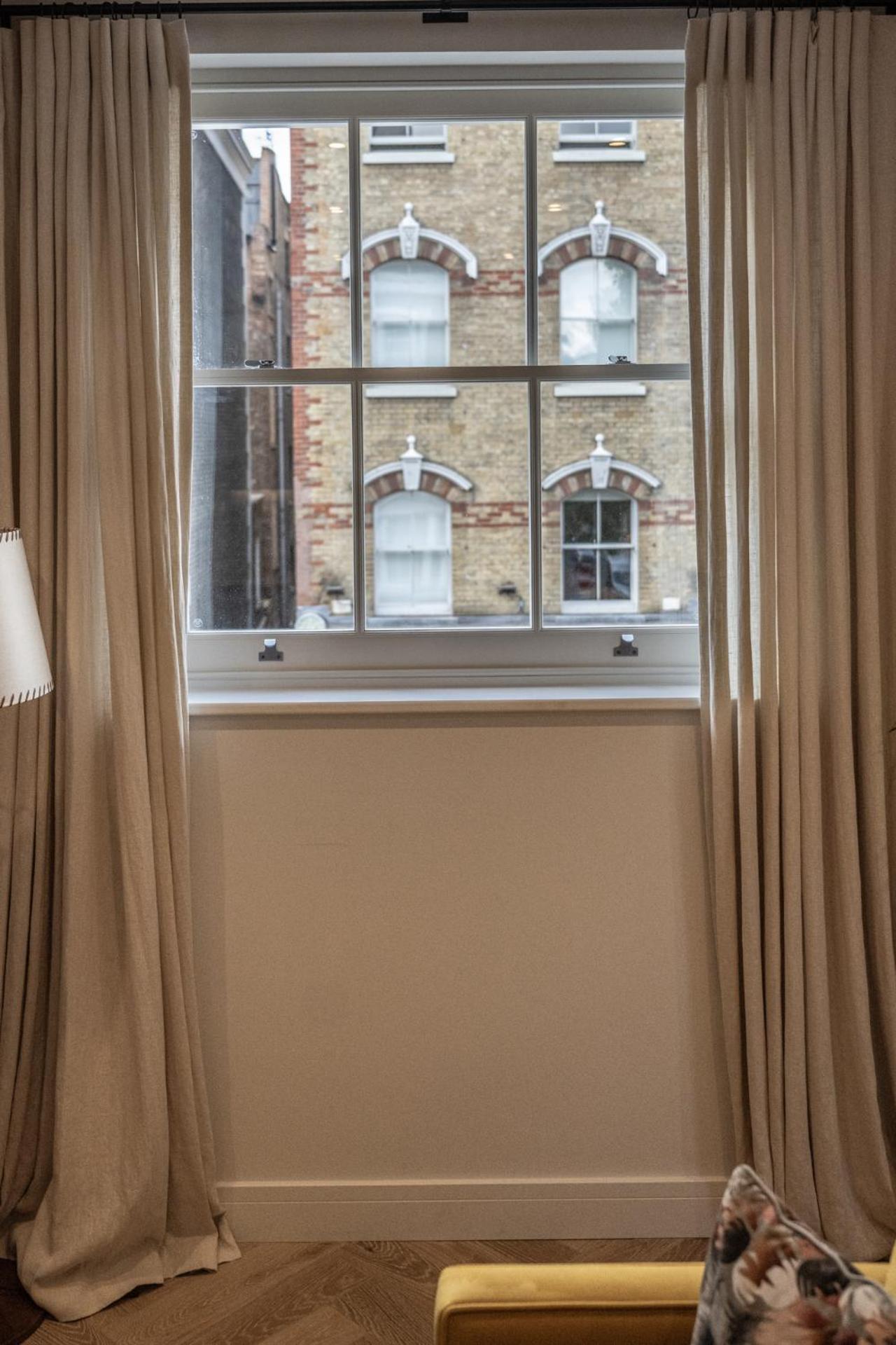 Modern, Stylish Newly Refurbished 2nd Floor In Fitzrovia *