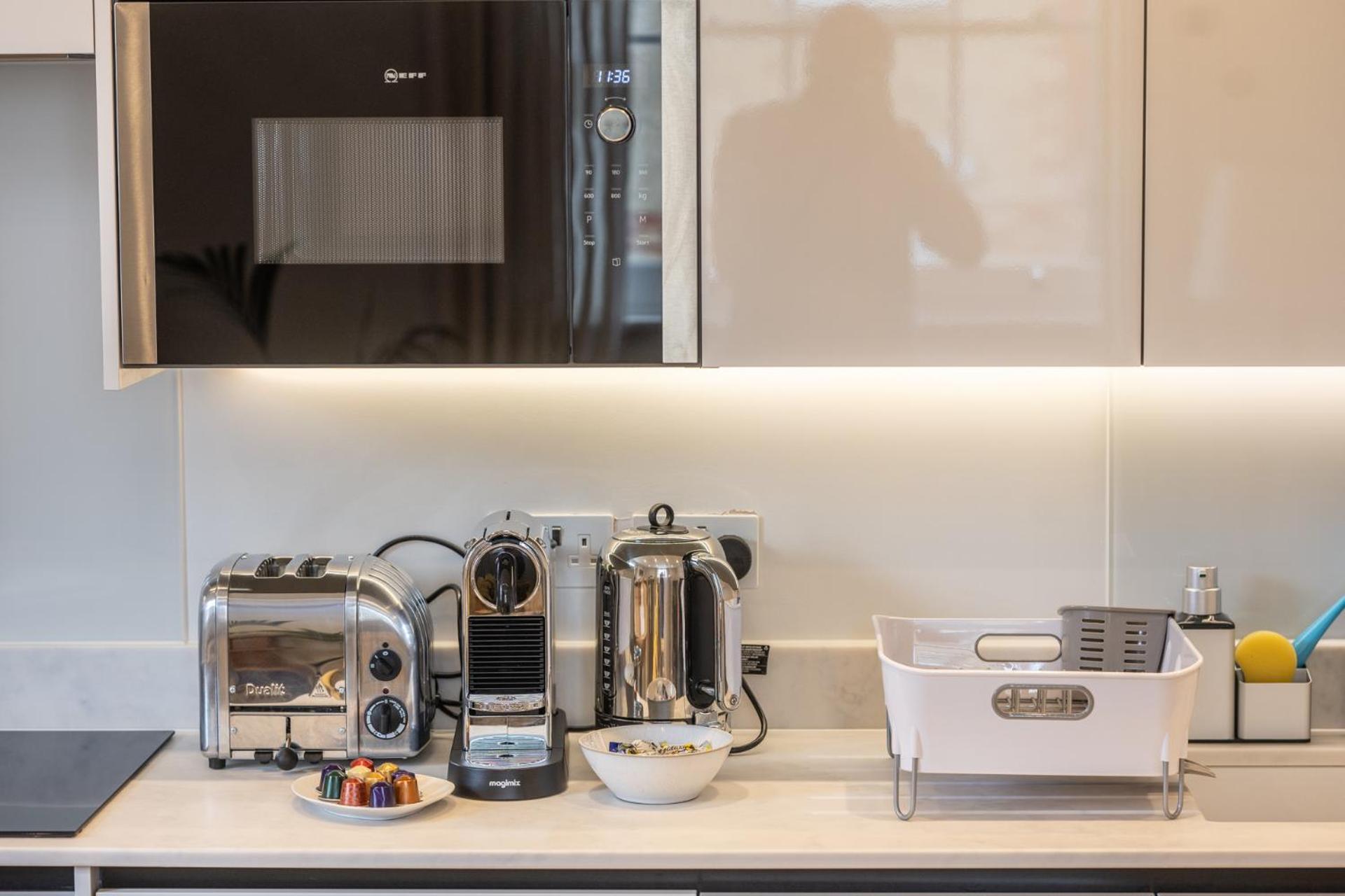 Modern, Stylish Newly Refurbished 2nd Floor In Fitzrovia Apartment *