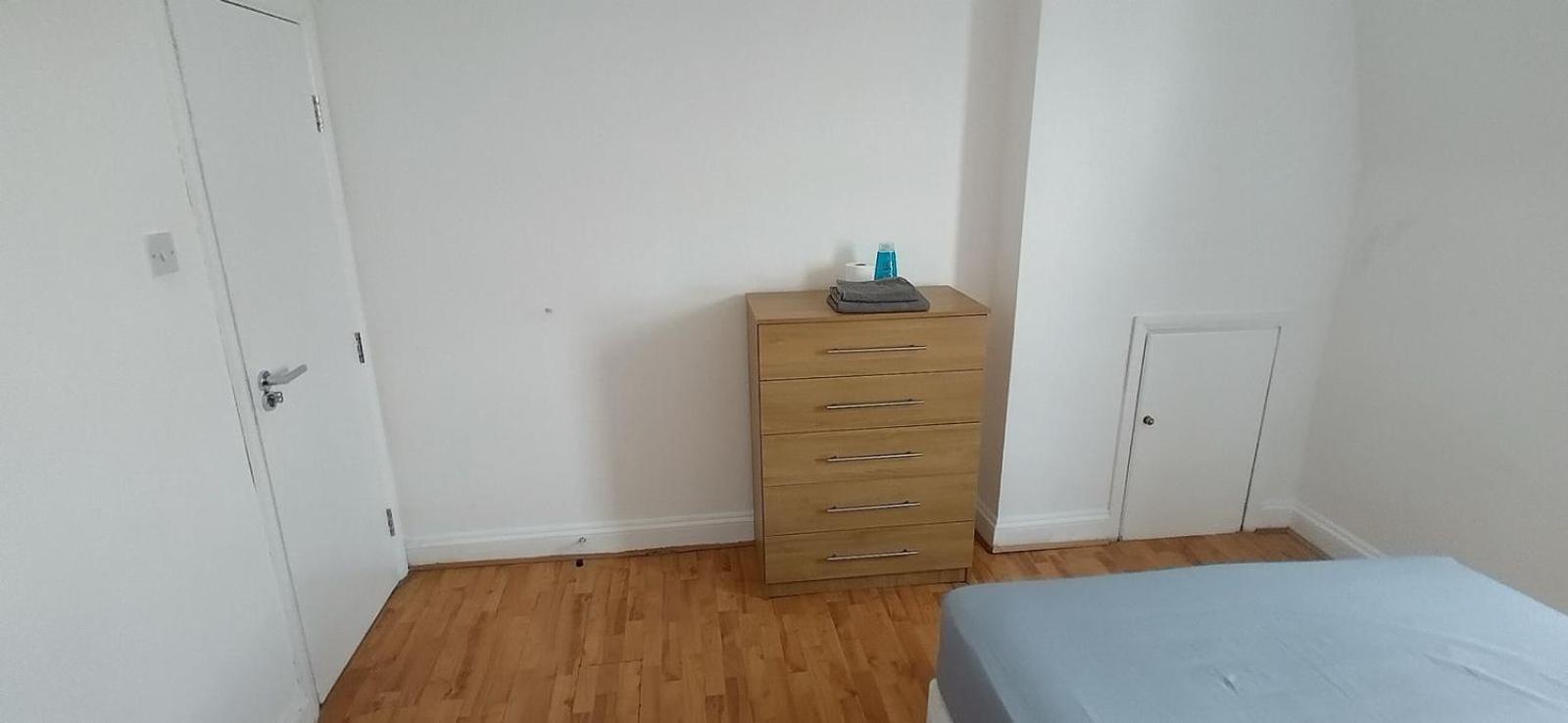 Large Double Green Lane Manor House Zone 2 * Londres