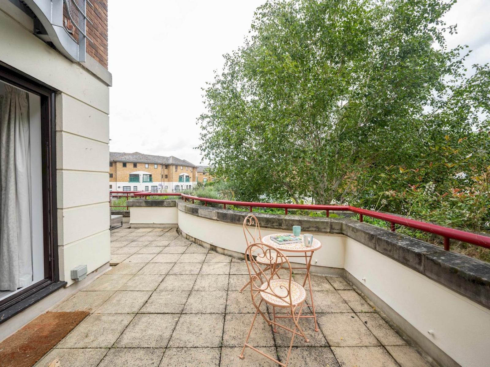 Pass The Keys - Waterfront Terrace Parking London