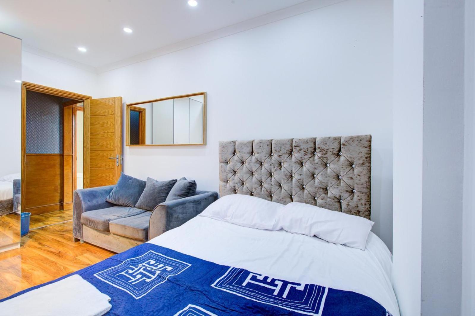 Marble Arch Service Apartment *