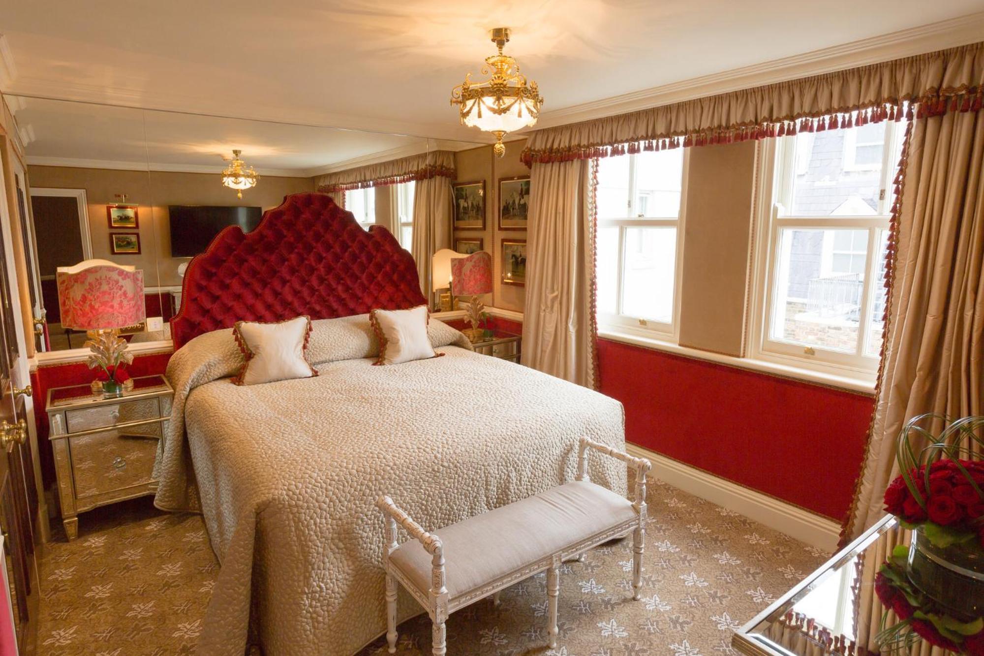 Milestone Kensington 5* London