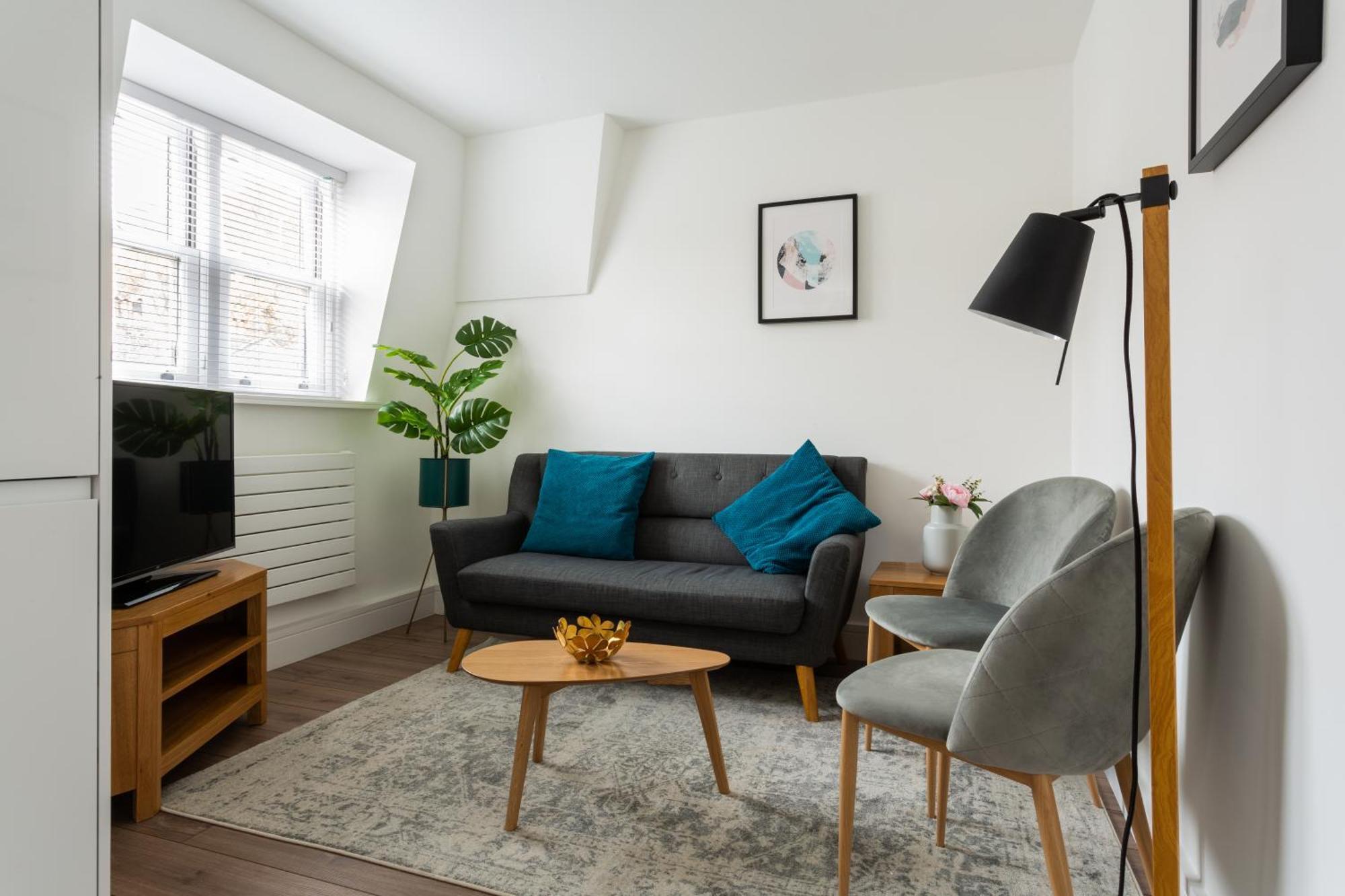 Victoria - Vincent Square By Viridian * London