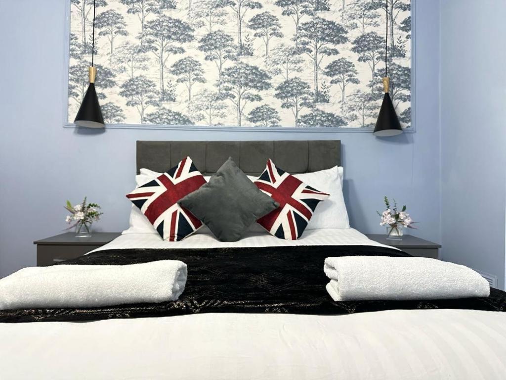 Lovely Three Bedroom Central Apartment London