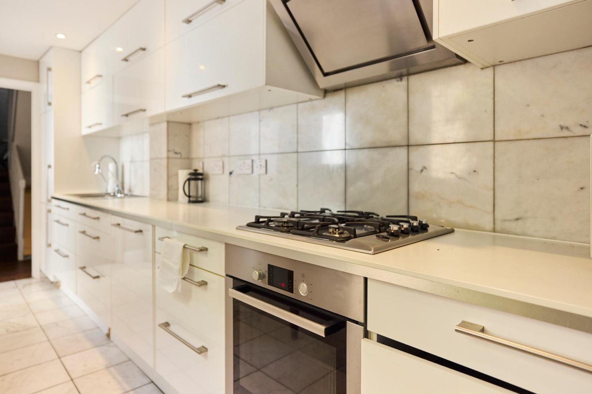 The Chelsea Retreat - Outstanding 5bdr House With Garden Apartment