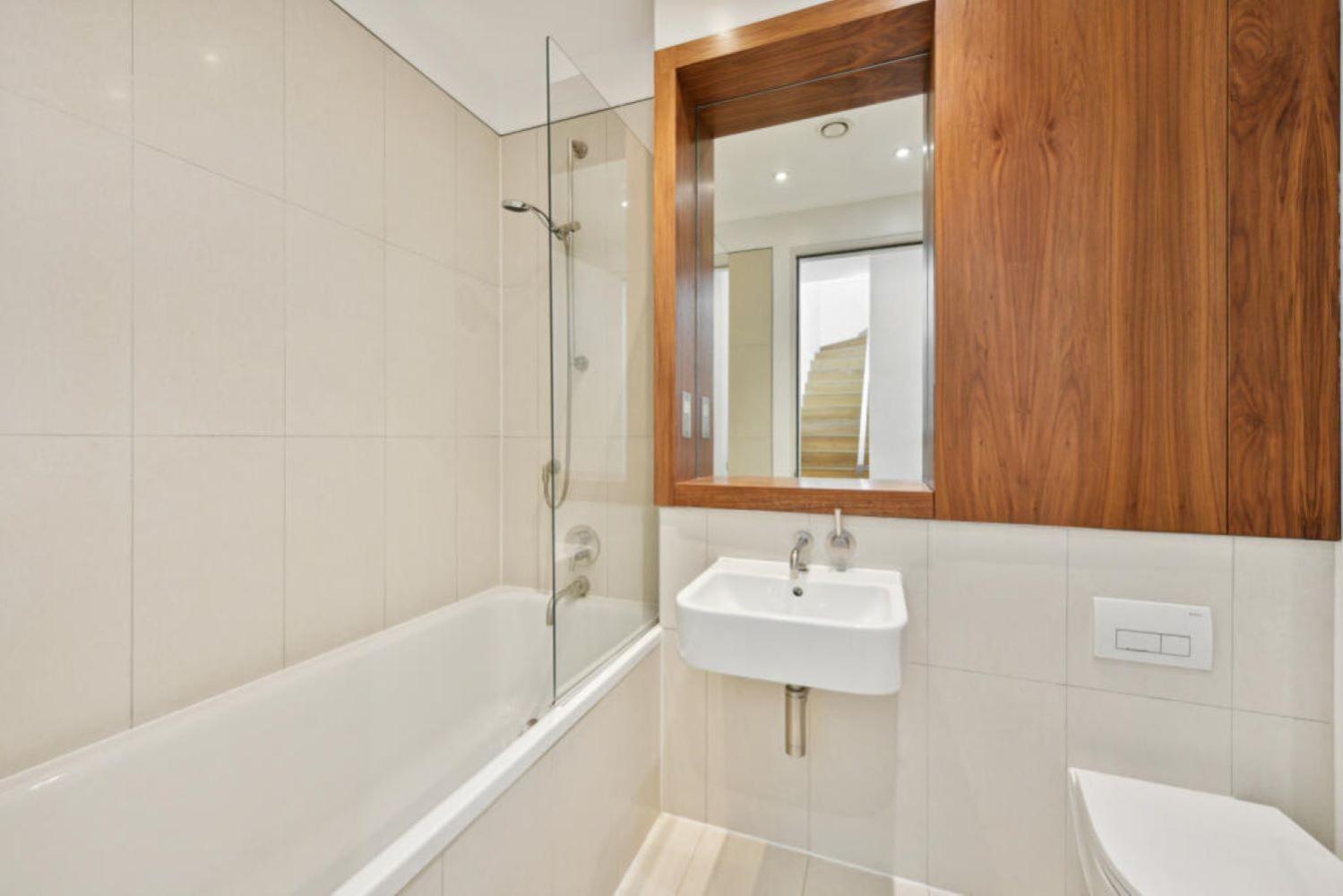 Mayfair Central Sleeps 6 People Apartment
