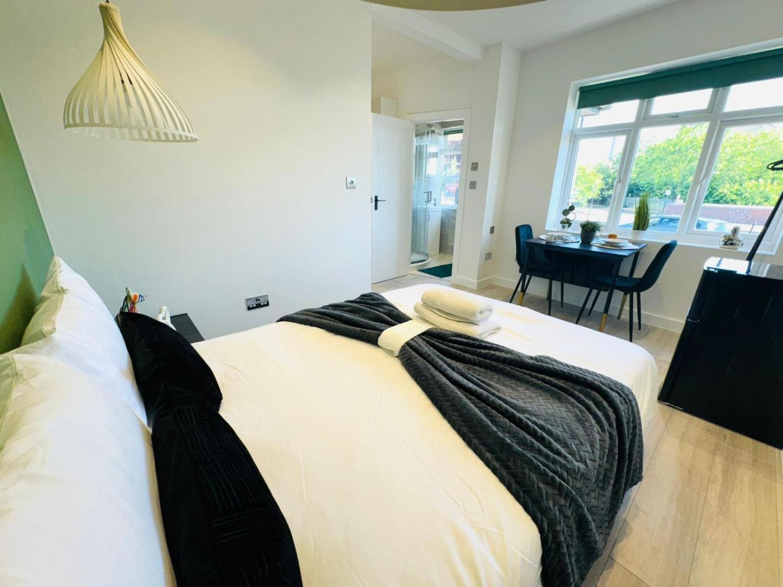 Guest house Center Next To Westfield Shopping & Attractions