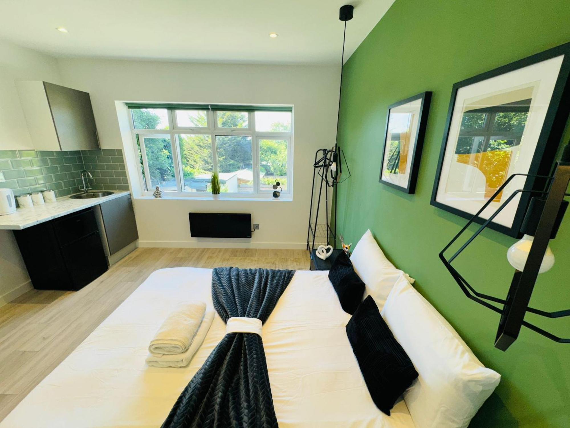 Center Next To Westfield Shopping & Attractions Guest house *