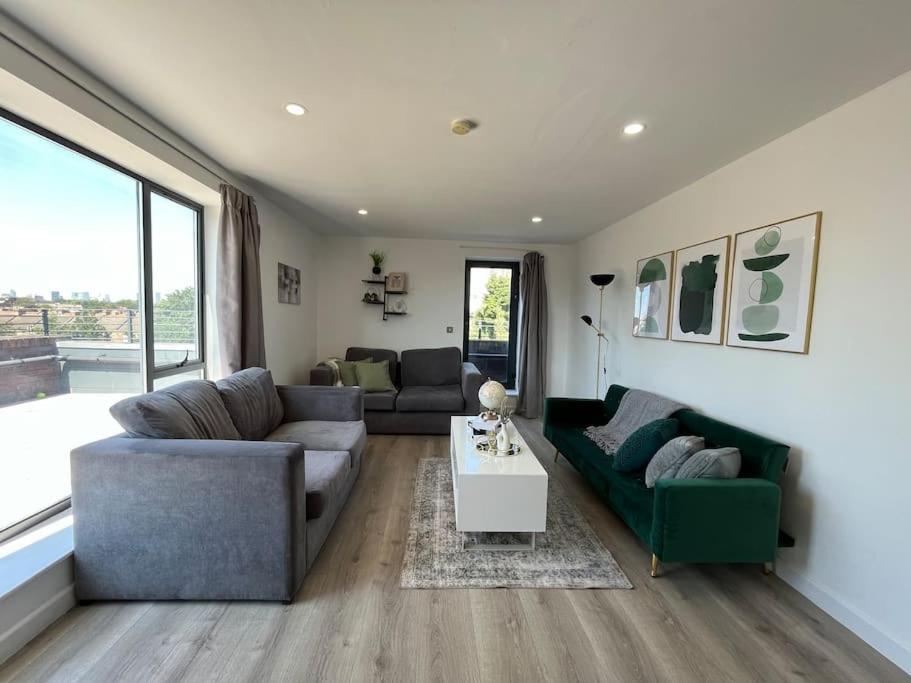 O2 Skyview Penthouse Apartment